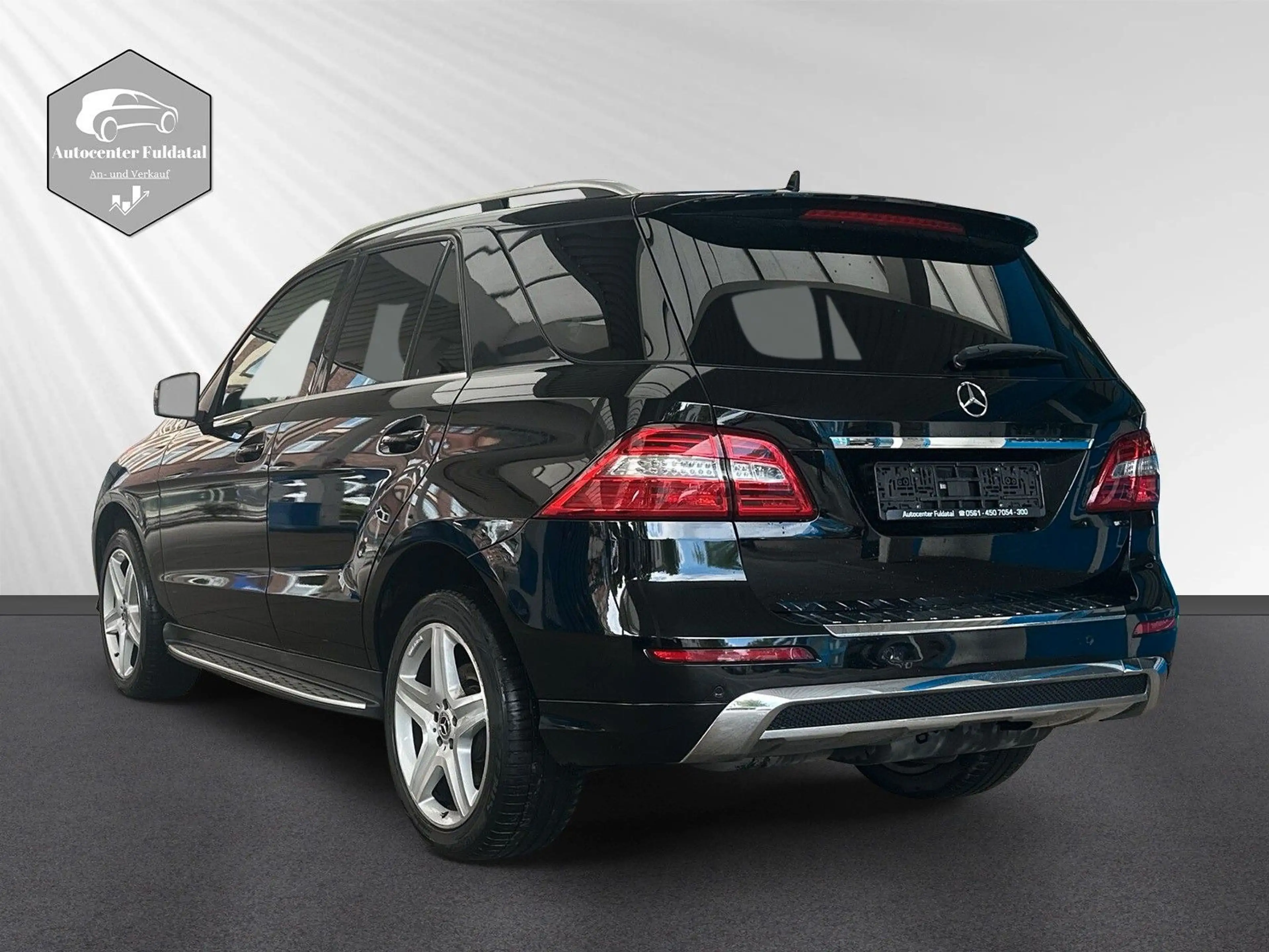 Mercedes-Benz ML 350 /Autom./ AHK/ Navi/Leder/PDC/AMG-Lin. — photo 5