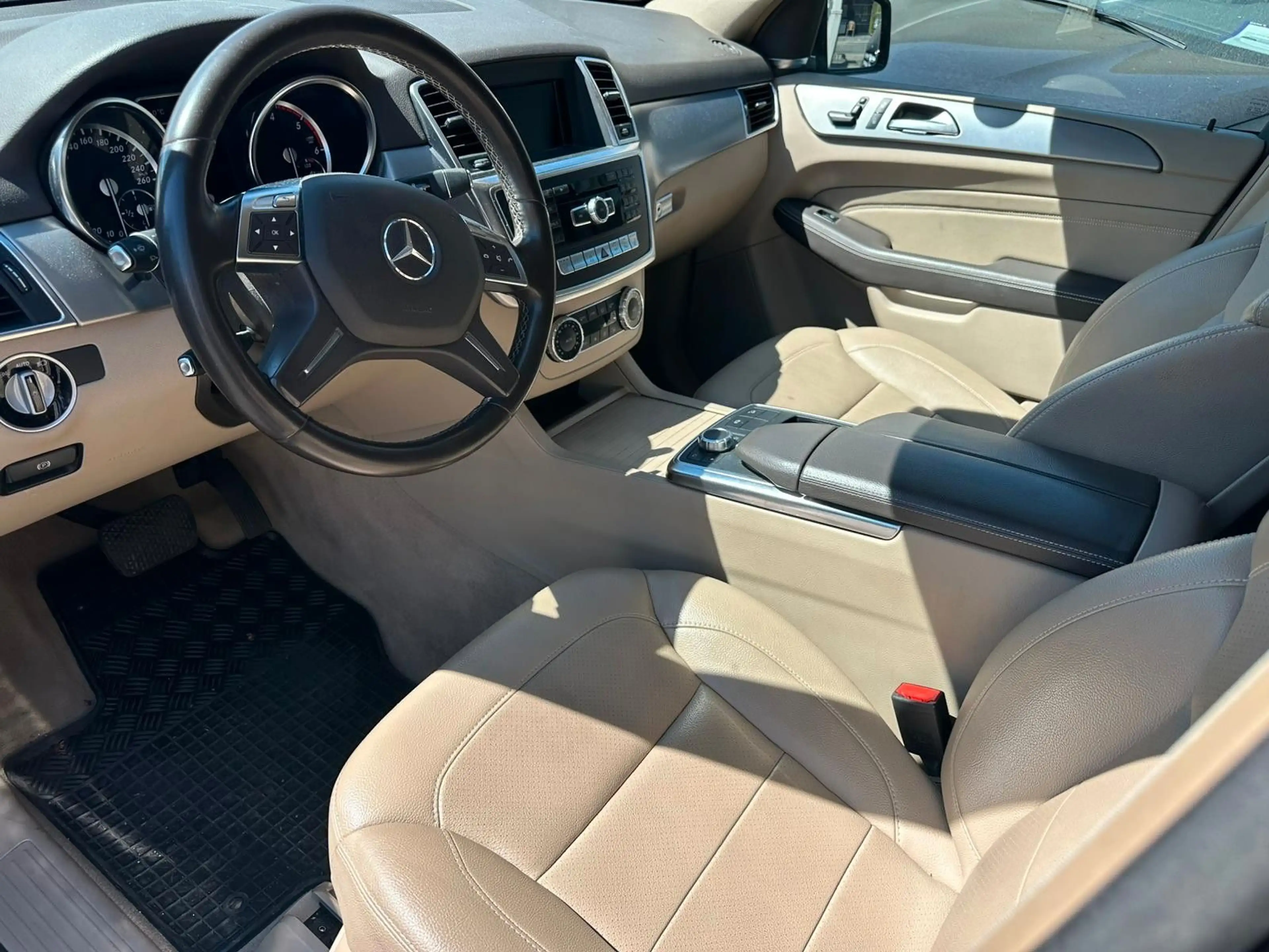 Mercedes-Benz ML 350 /Autom./ AHK/ Navi/Leder/PDC/AMG-Lin. — photo 9