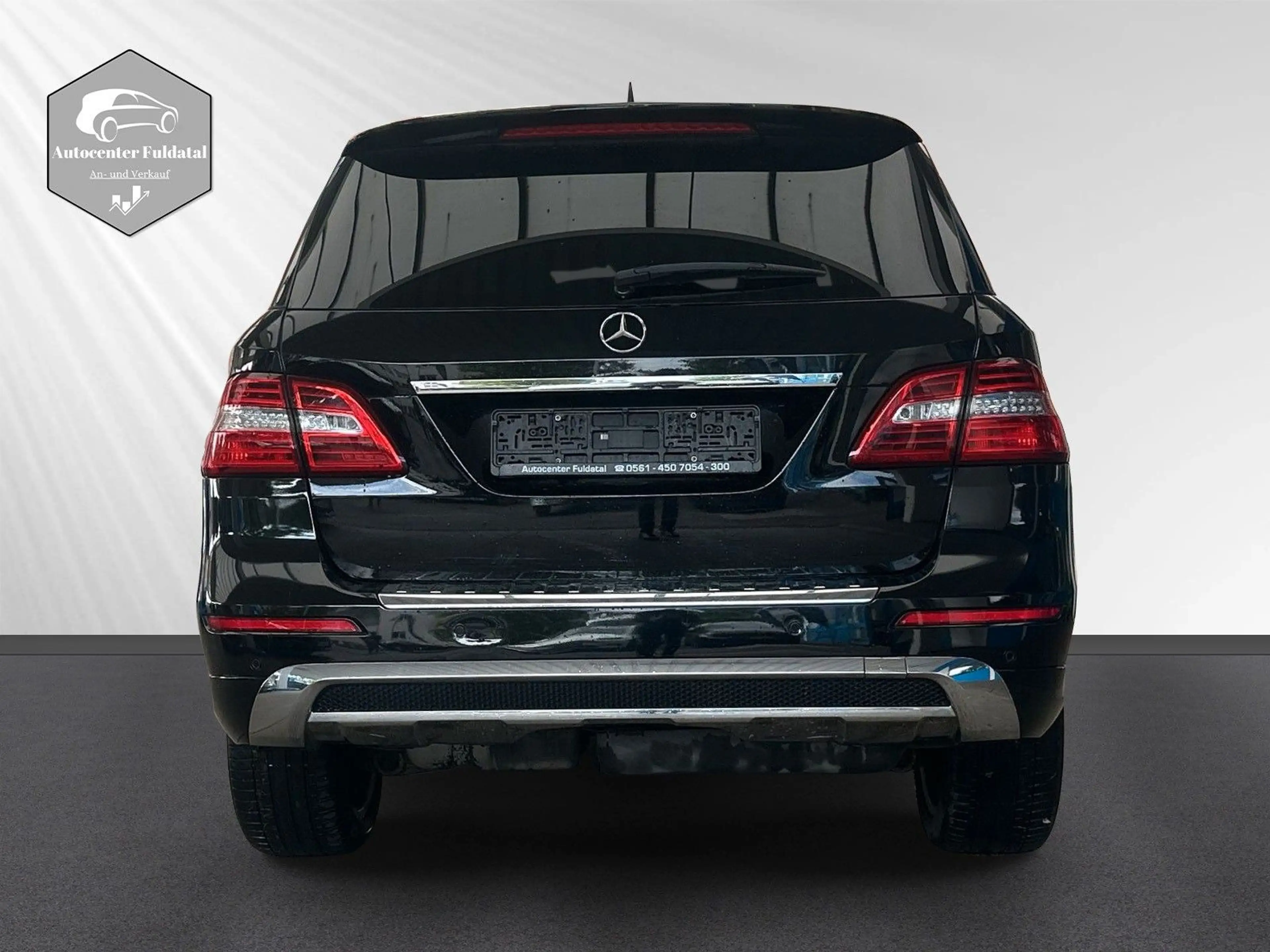 Mercedes-Benz ML 350 /Autom./ AHK/ Navi/Leder/PDC/AMG-Lin. — photo 6