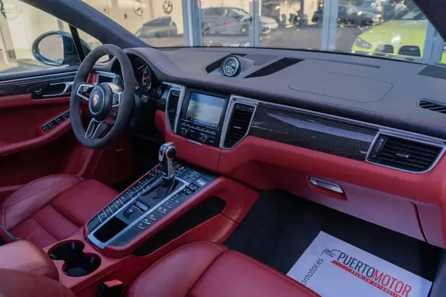 Porsche Macan view 17
