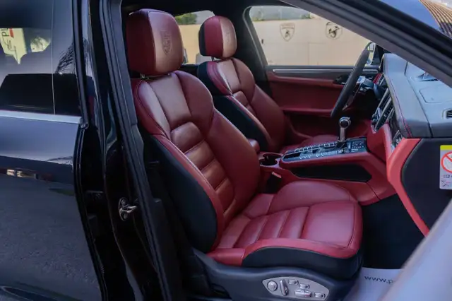 Porsche Macan view 23