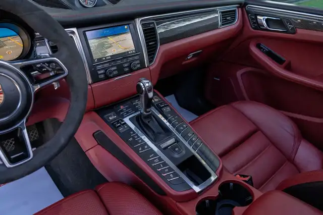 Porsche Macan view 15