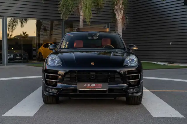 Porsche Macan view 2