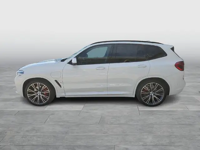 BMW X3 view 3