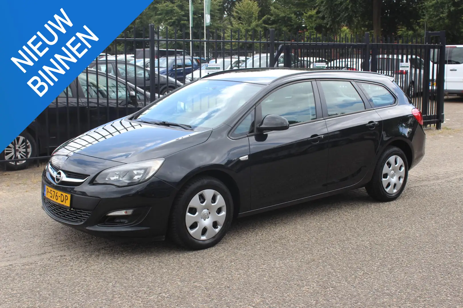 Opel Astra Sports Tourer 1.4 Edition Zwart - 1