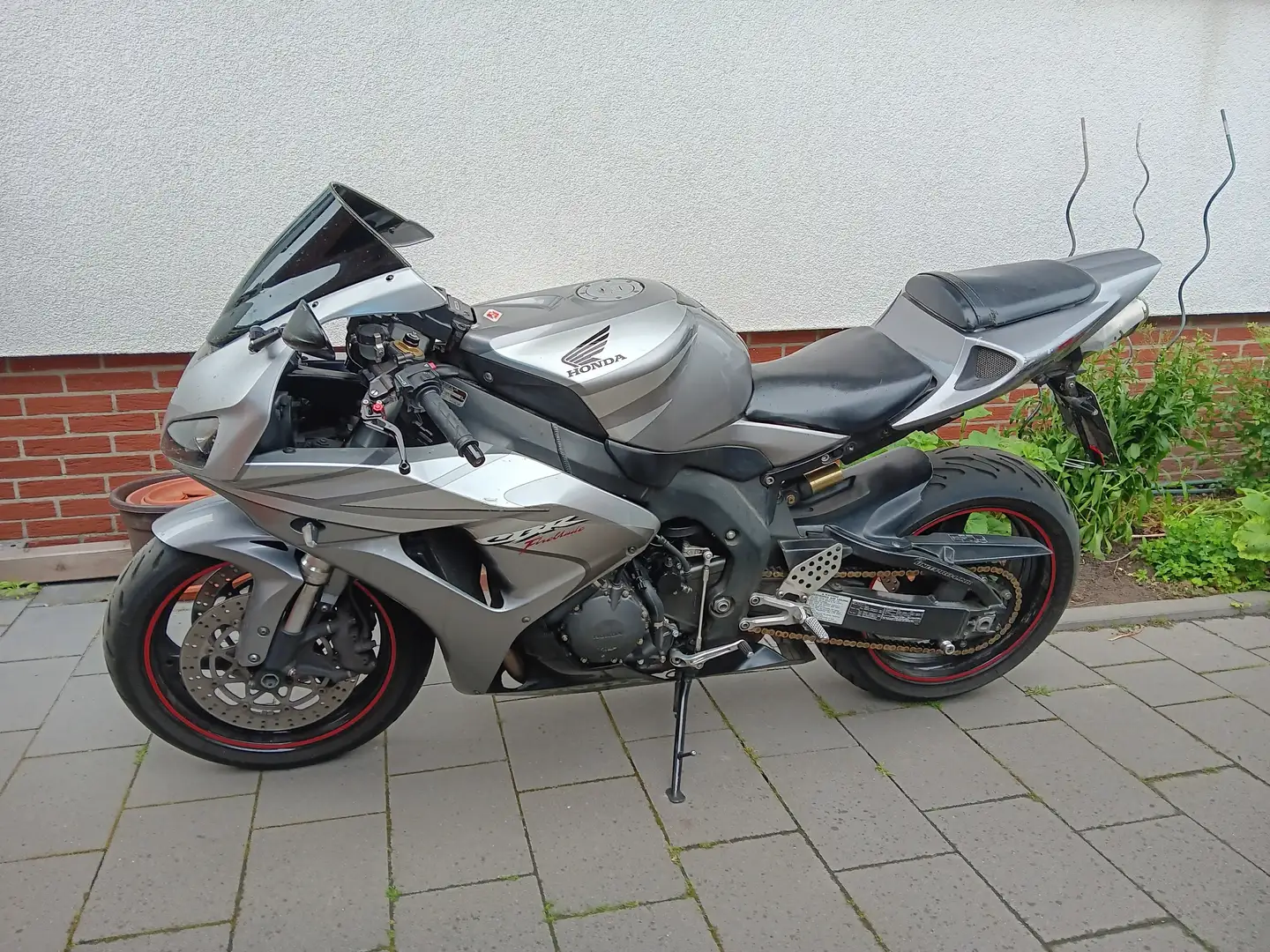 Honda CBR 1000 sc57 Silber - 1