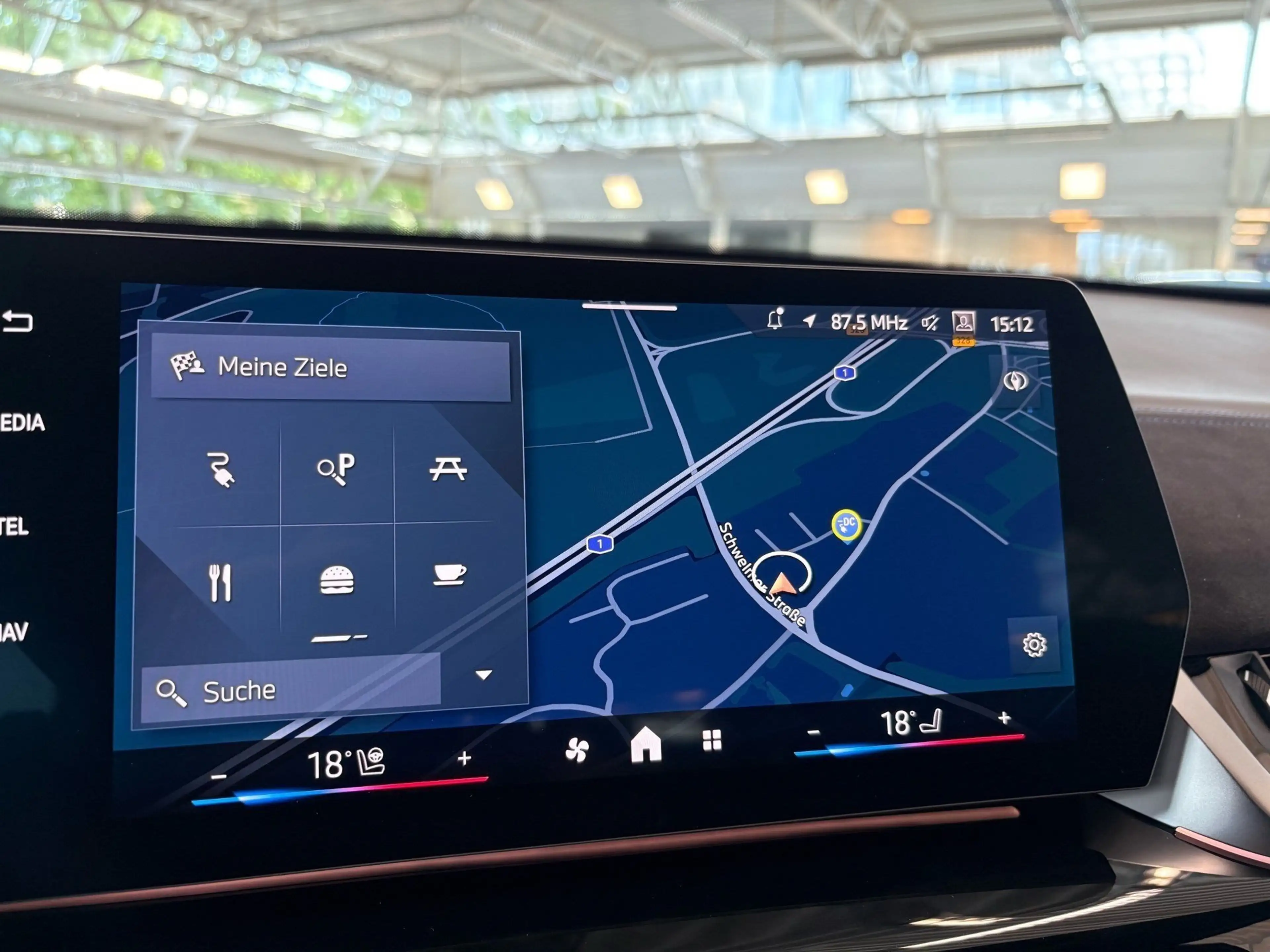BMW iX2 eDrive20 SportPro Memory 360° HuD H/K DA/DA+ — photo 9