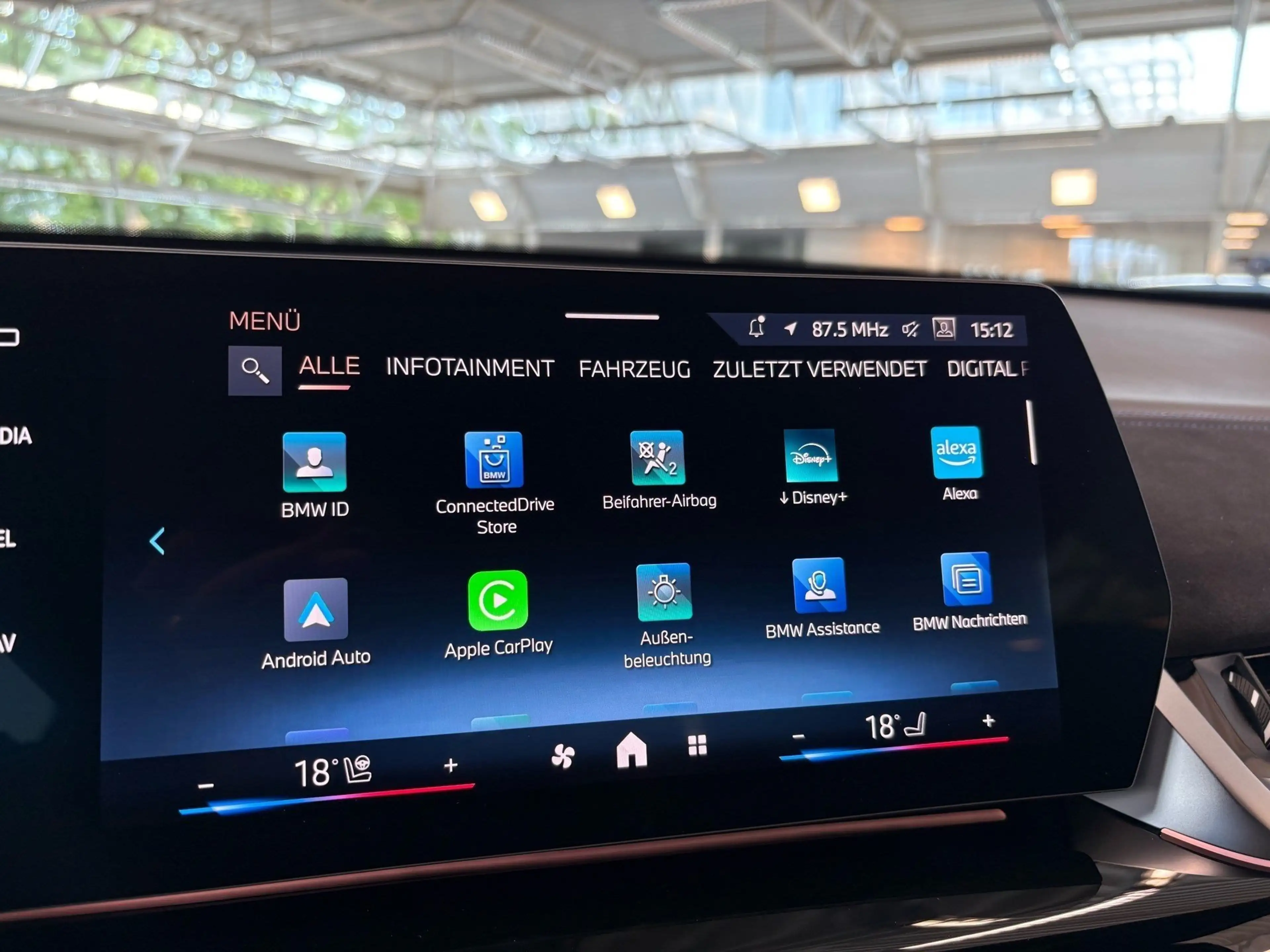 BMW iX2 eDrive20 SportPro Memory 360° HuD H/K DA/DA+ — photo 12