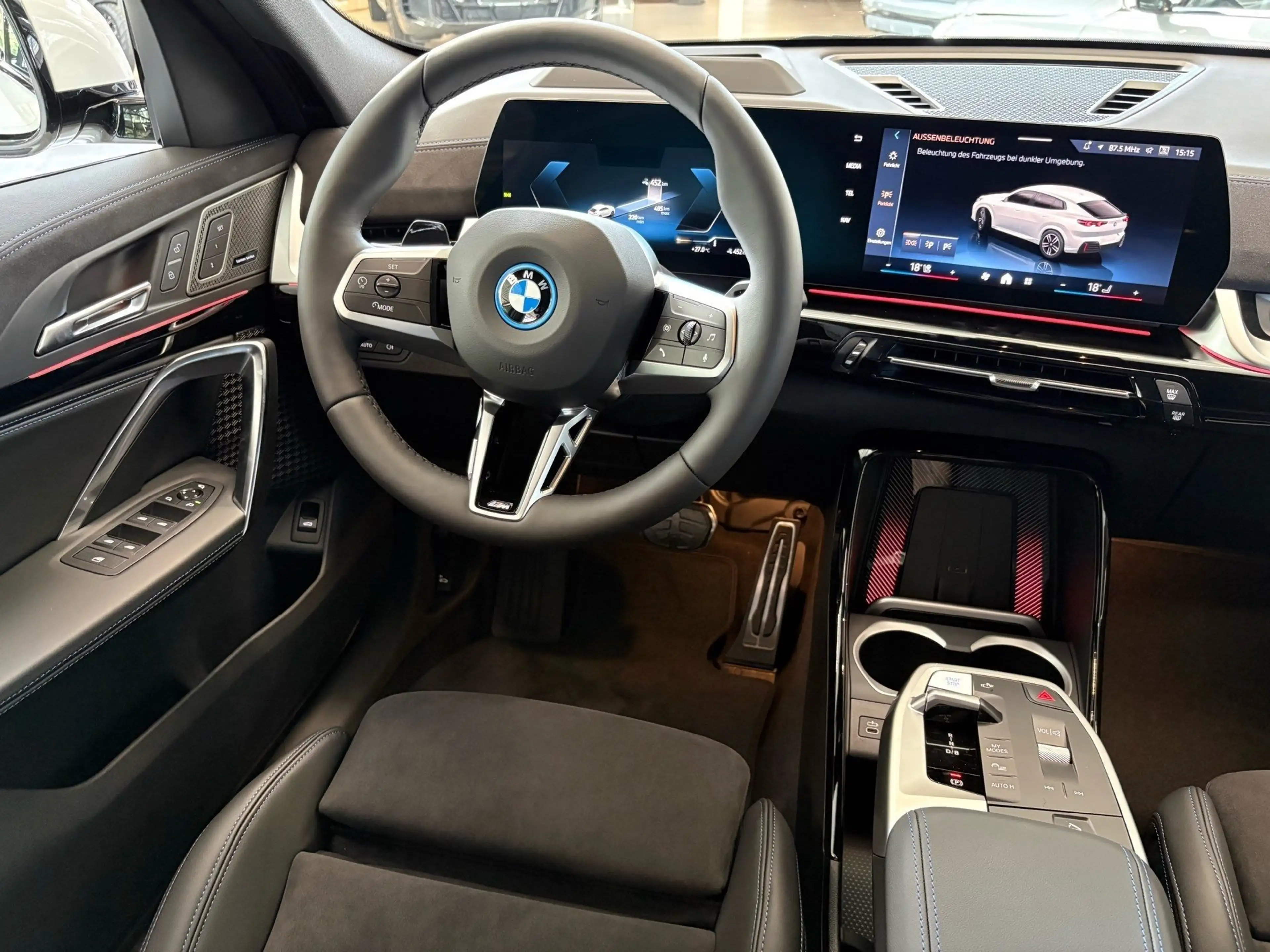 BMW iX2 eDrive20 SportPro Memory 360° HuD H/K DA/DA+ — photo 4