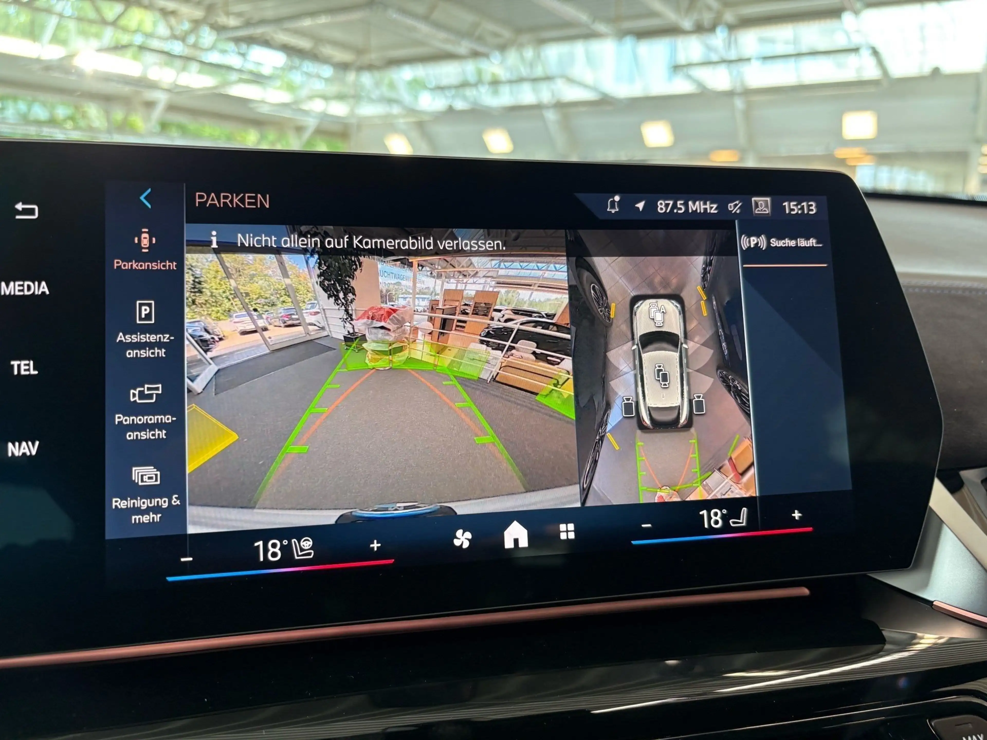 BMW iX2 eDrive20 SportPro Memory 360° HuD H/K DA/DA+ — photo 10