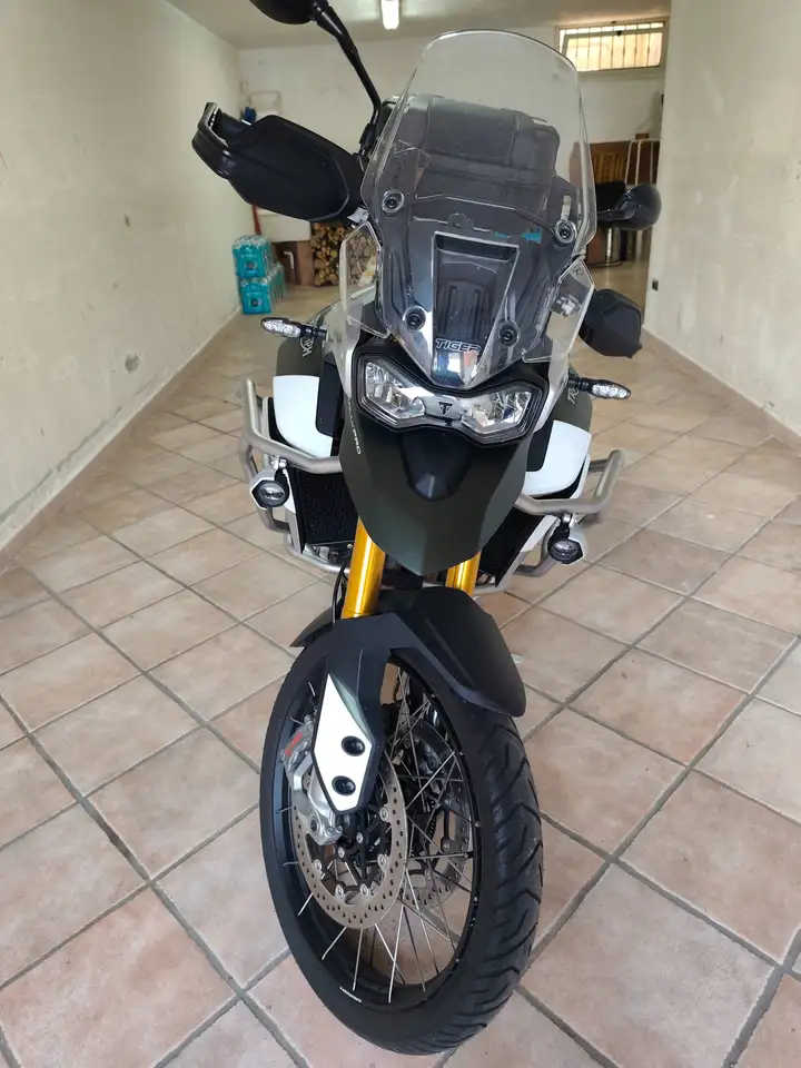 Triumph Tiger 900