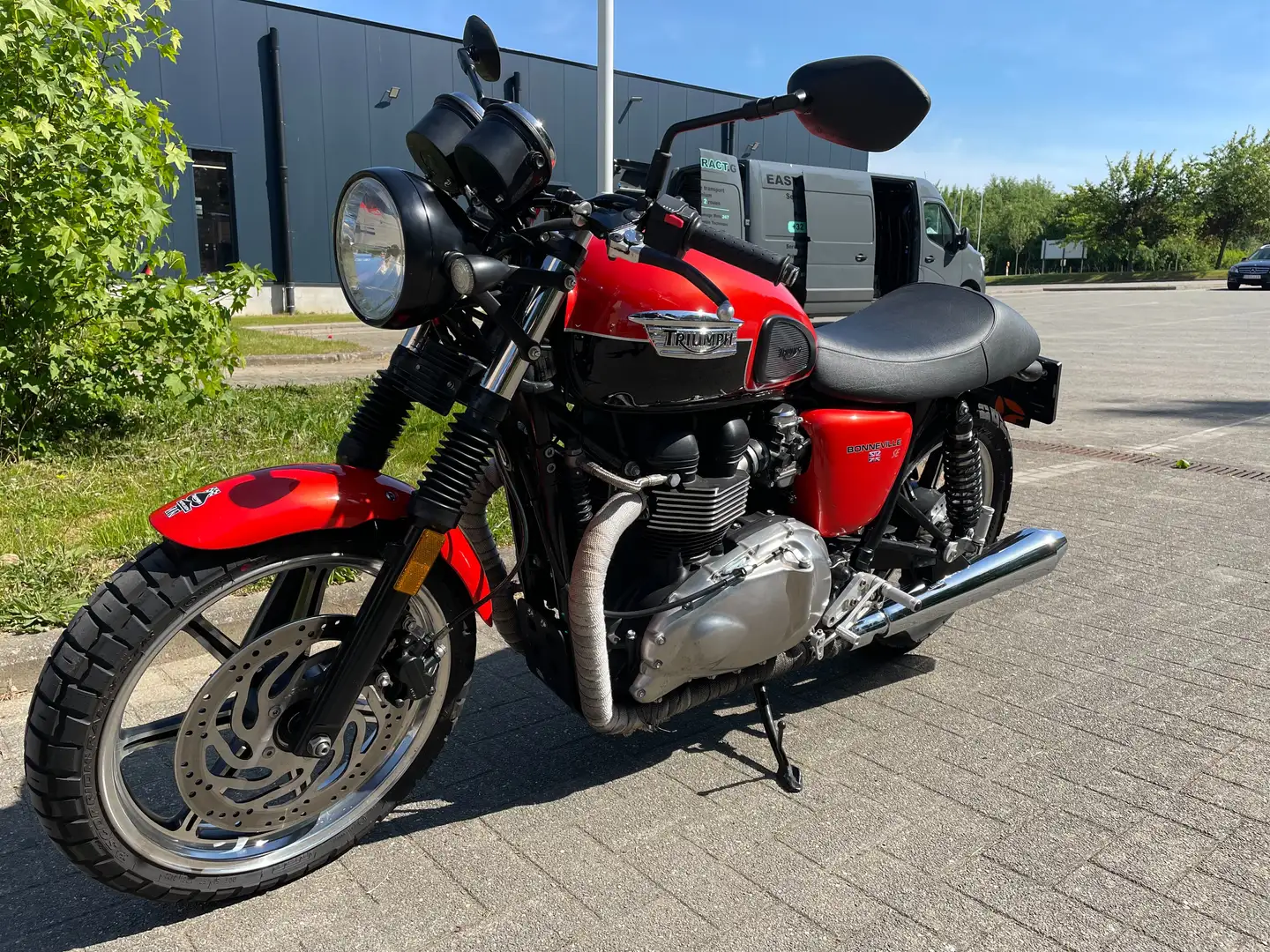 Triumph Bonneville SE Красный - 1