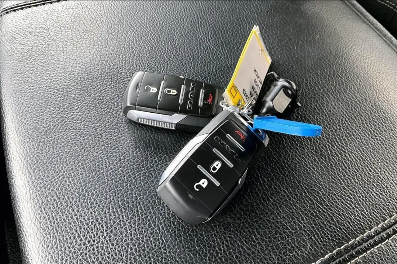 RAM 1500 снимка RAM 1500