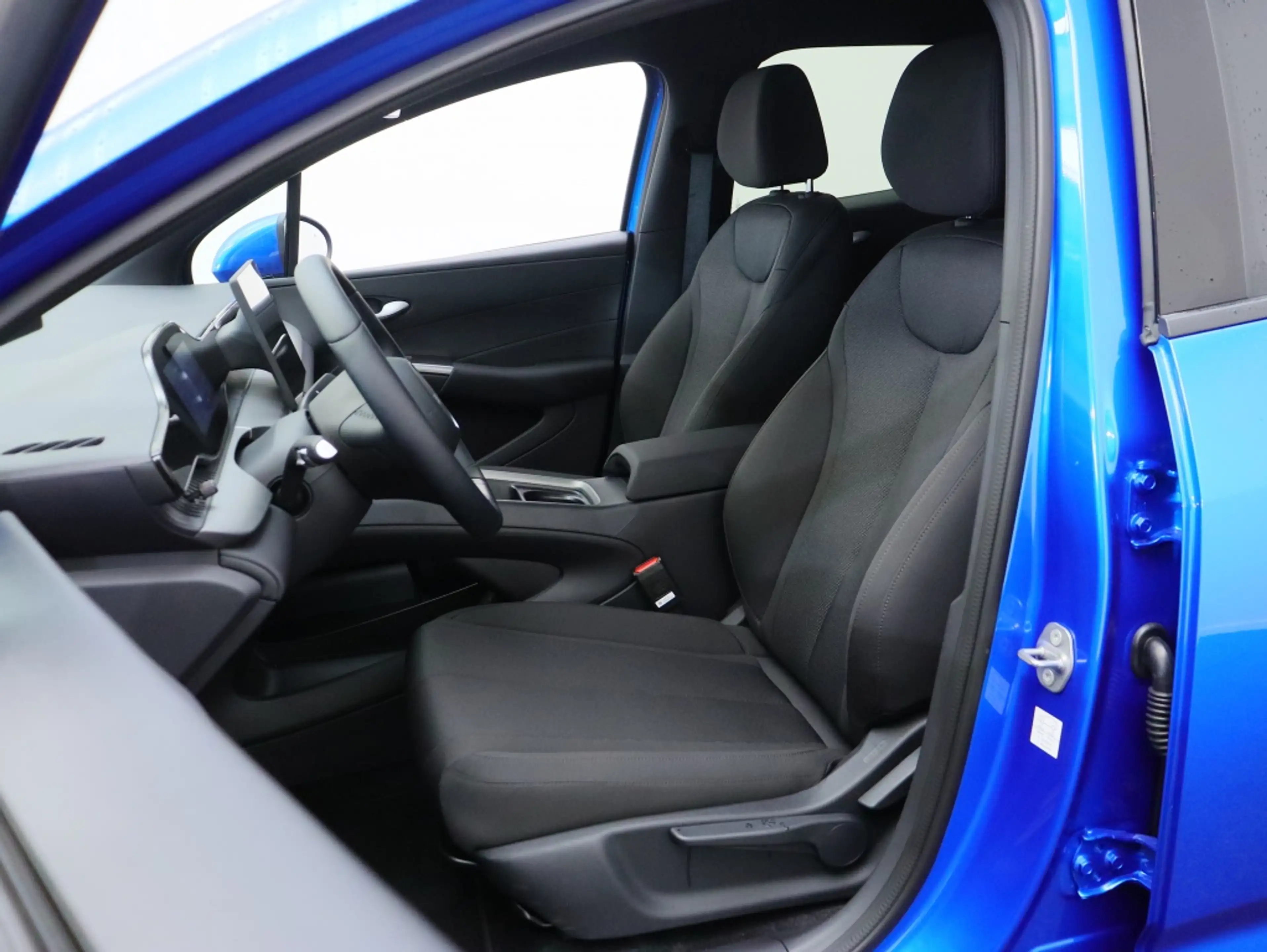 BYD Dolphin G 1.5L DM-i Boost | BYD Dealer | Plug-in | Private L — photo 14