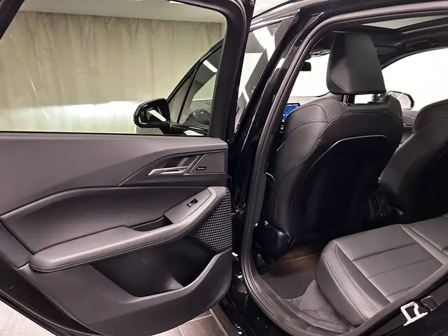 BMW 2 Series view 13