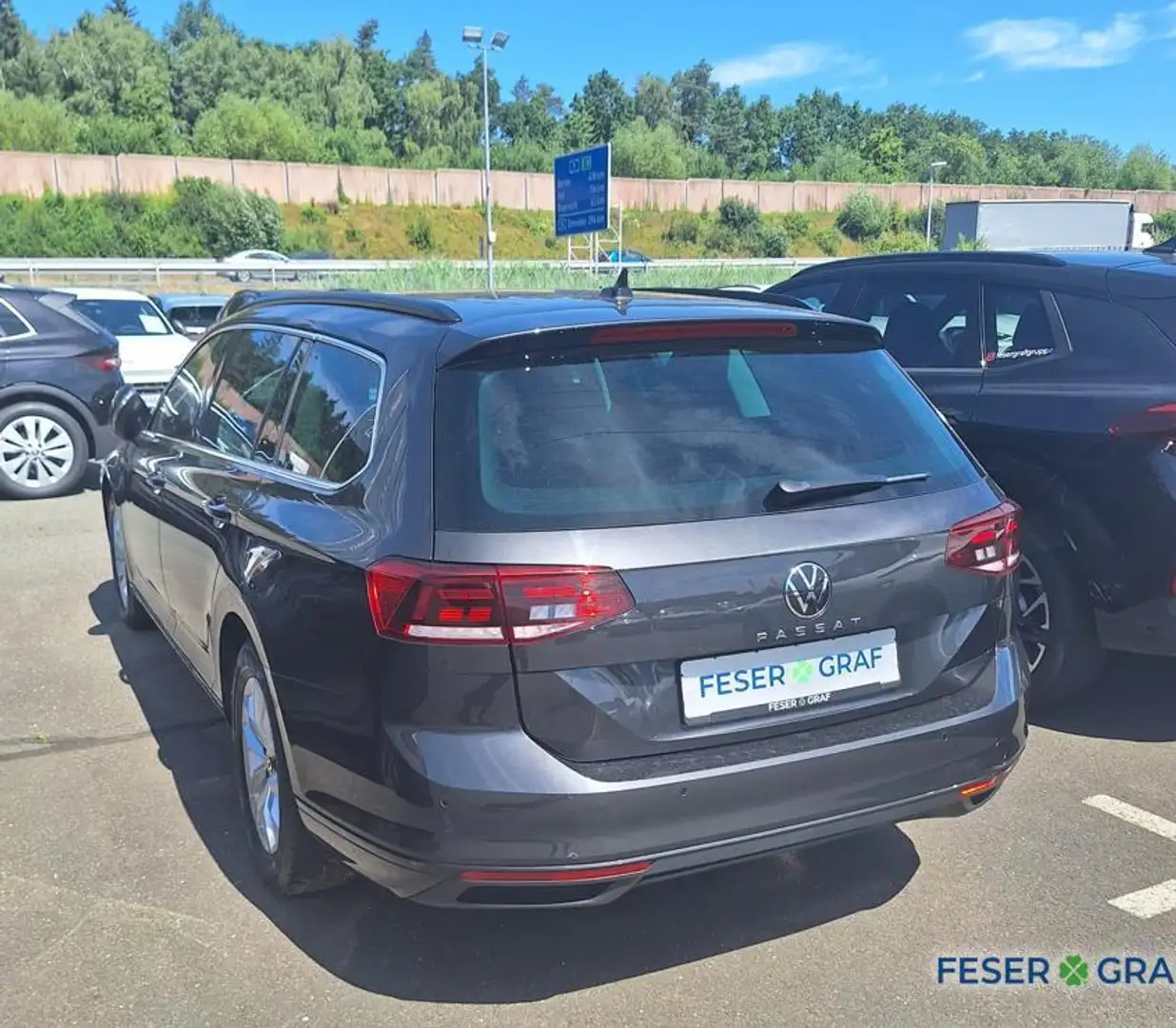 Volkswagen Passat Variant Business 1.5 TSI DSG Navi AHK LED Grau - 2