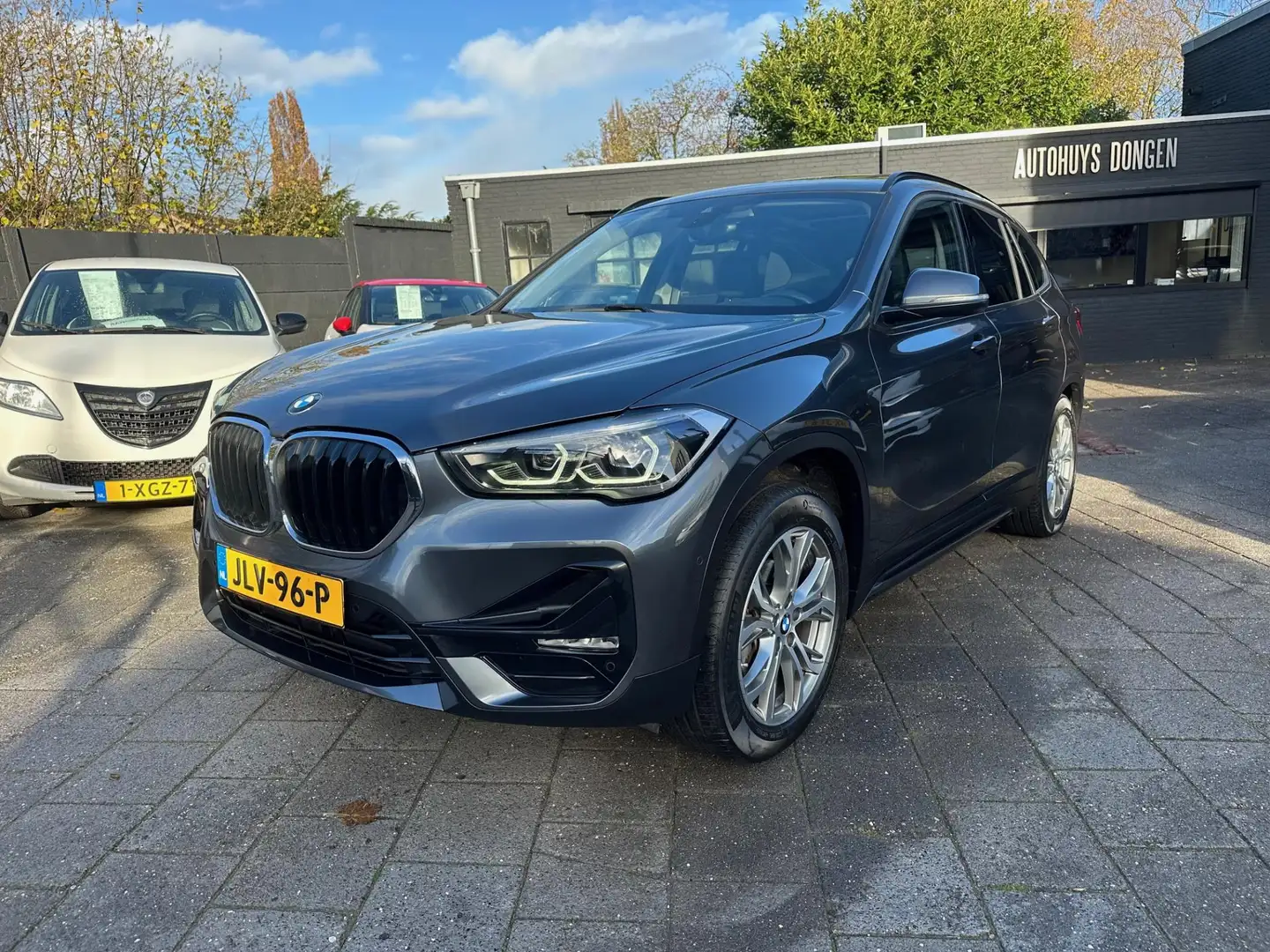 BMW X1 SDrive18i (136pk) High Exe! Aut! X-Line! Trekhaak! Gris - 1