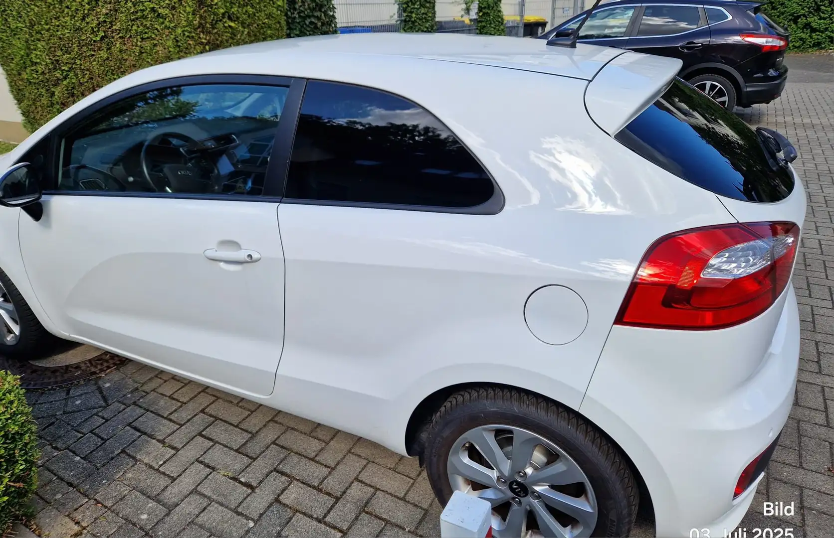 Kia Rio 1.2 Dream Team Edition Weiß - 1