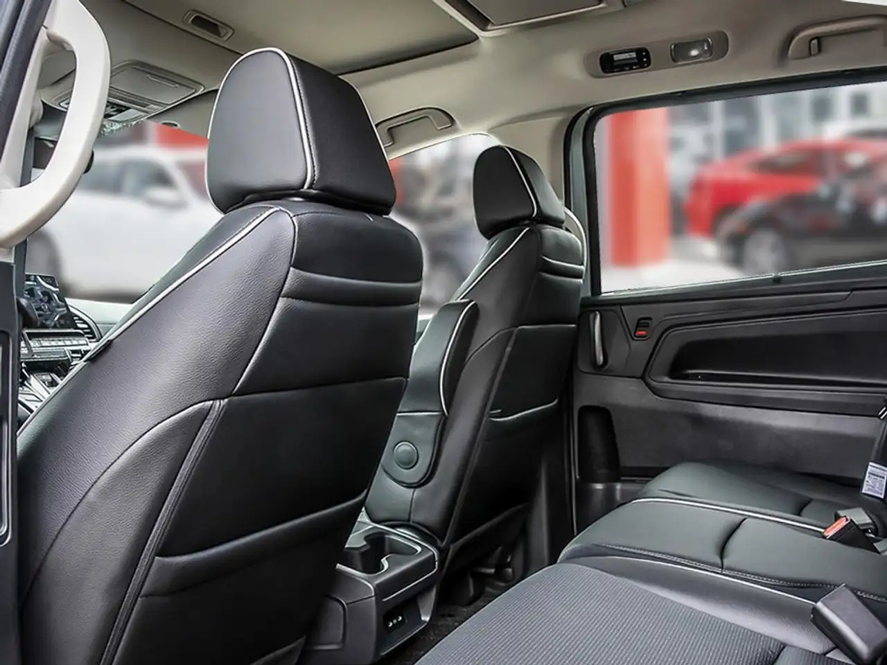 Honda Odyssey снимка Honda Odyssey