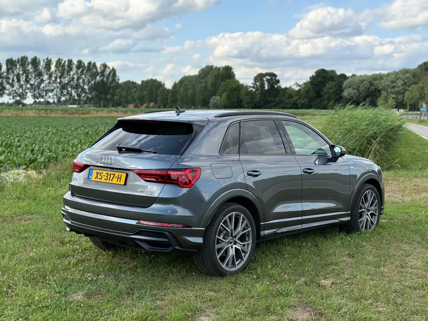 Audi Q3 Q3 40 TFSI q. S Line Grijs - 1