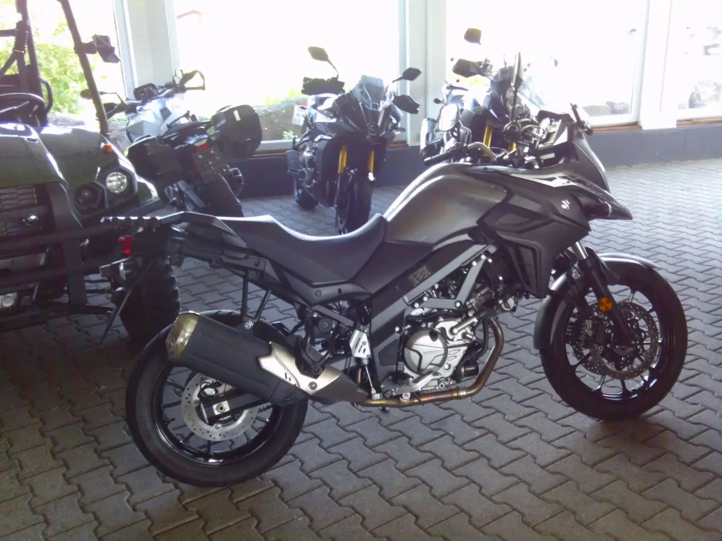 Suzuki V-Strom 650 Gri - 1