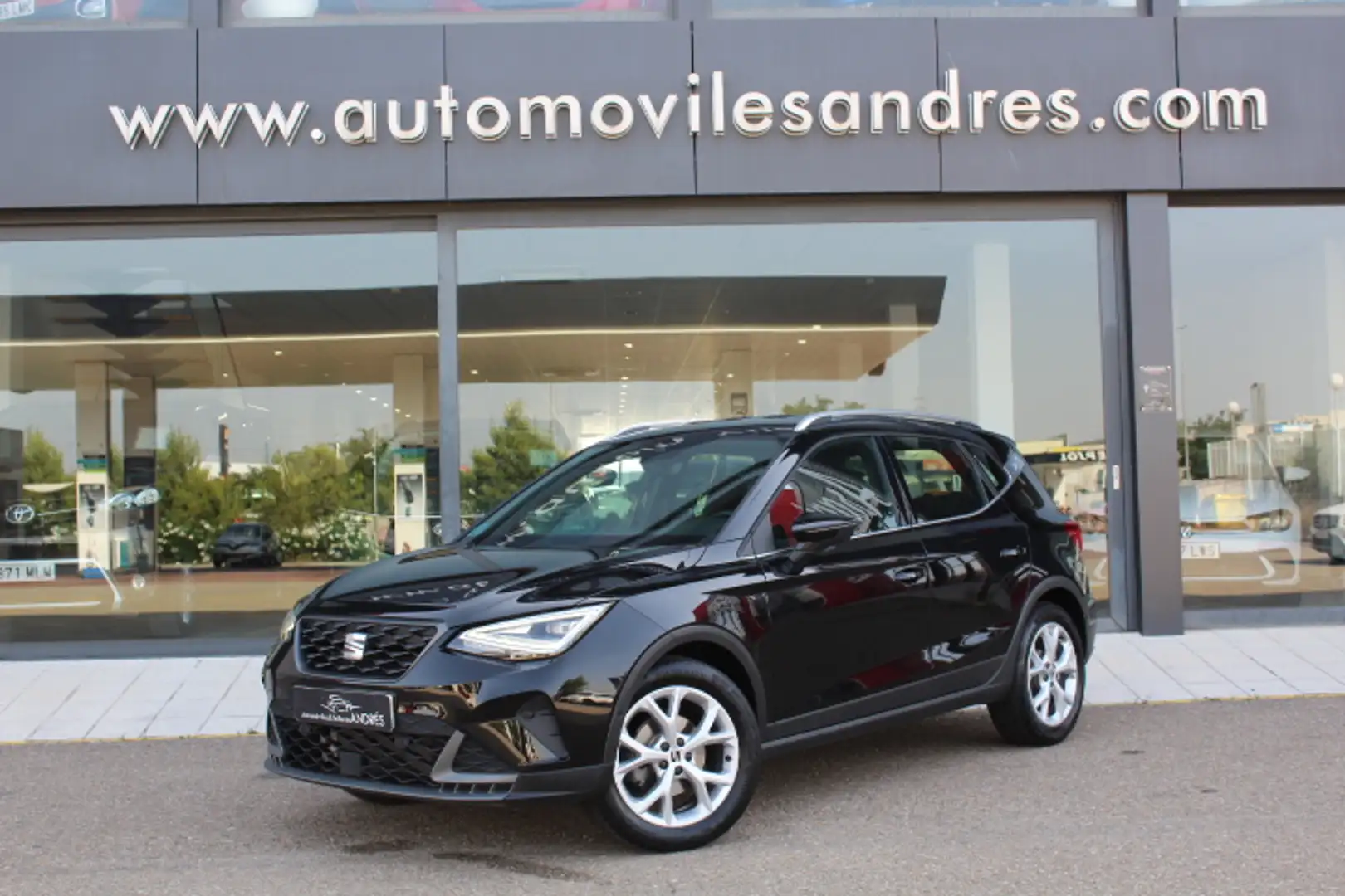 SEAT Arona 1.0 TSI S&S FR DSG7 XM 110 Negro - 1
