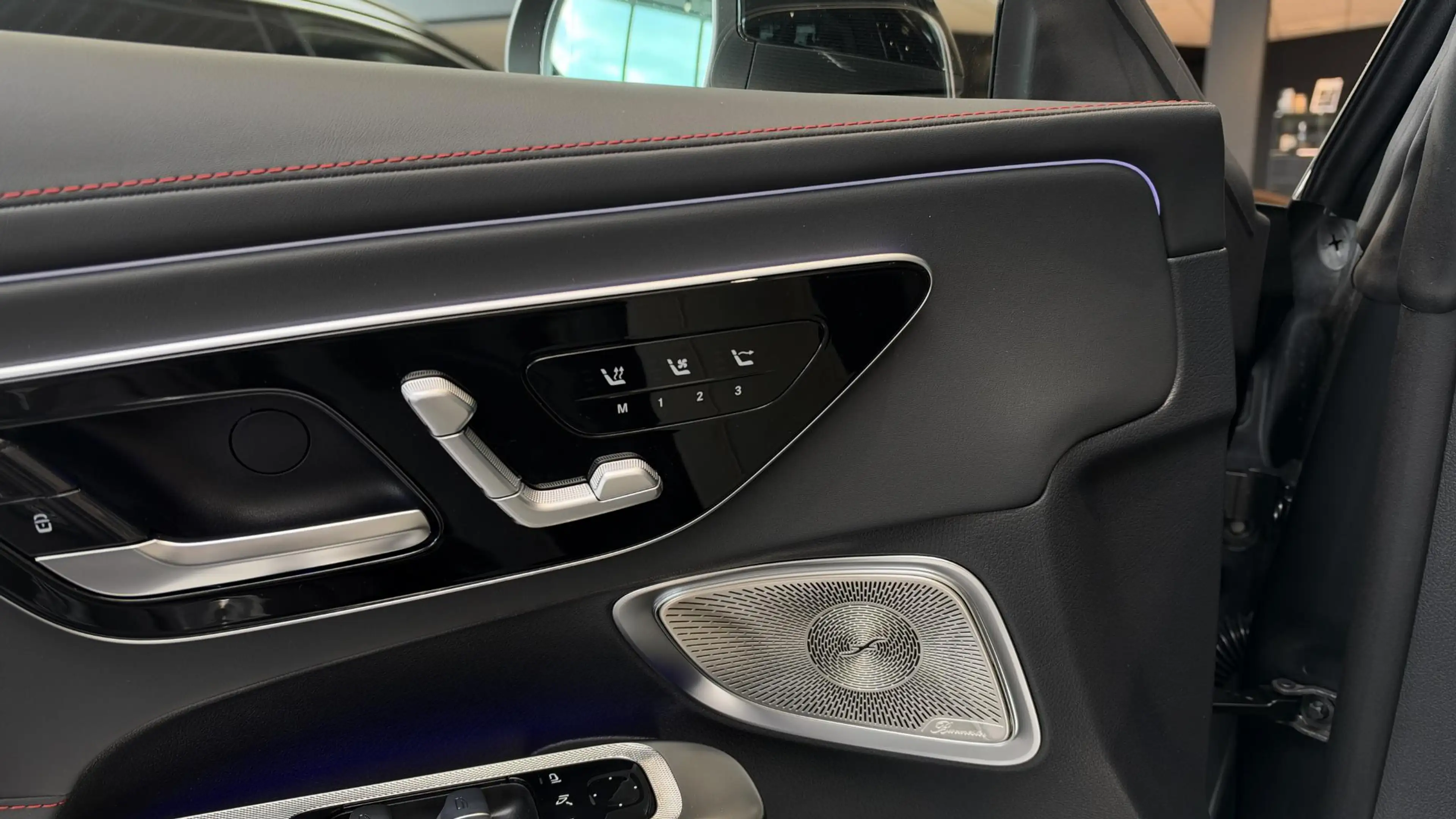 Mercedes-Benz CLE 53 AMG 4MATIC+ Cabriolet — photo 13