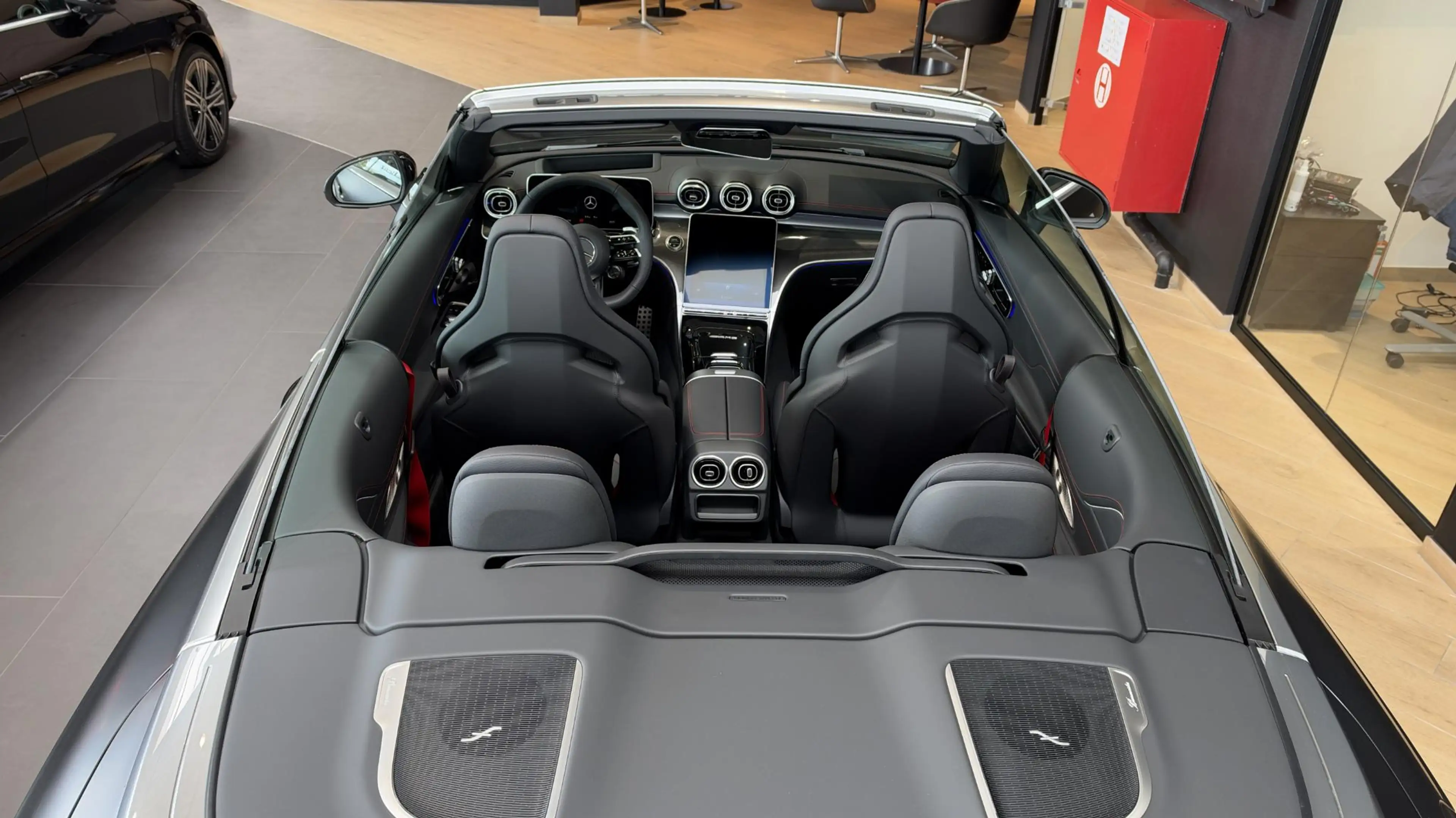 Mercedes-Benz CLE 53 AMG 4MATIC+ Cabriolet — photo 8