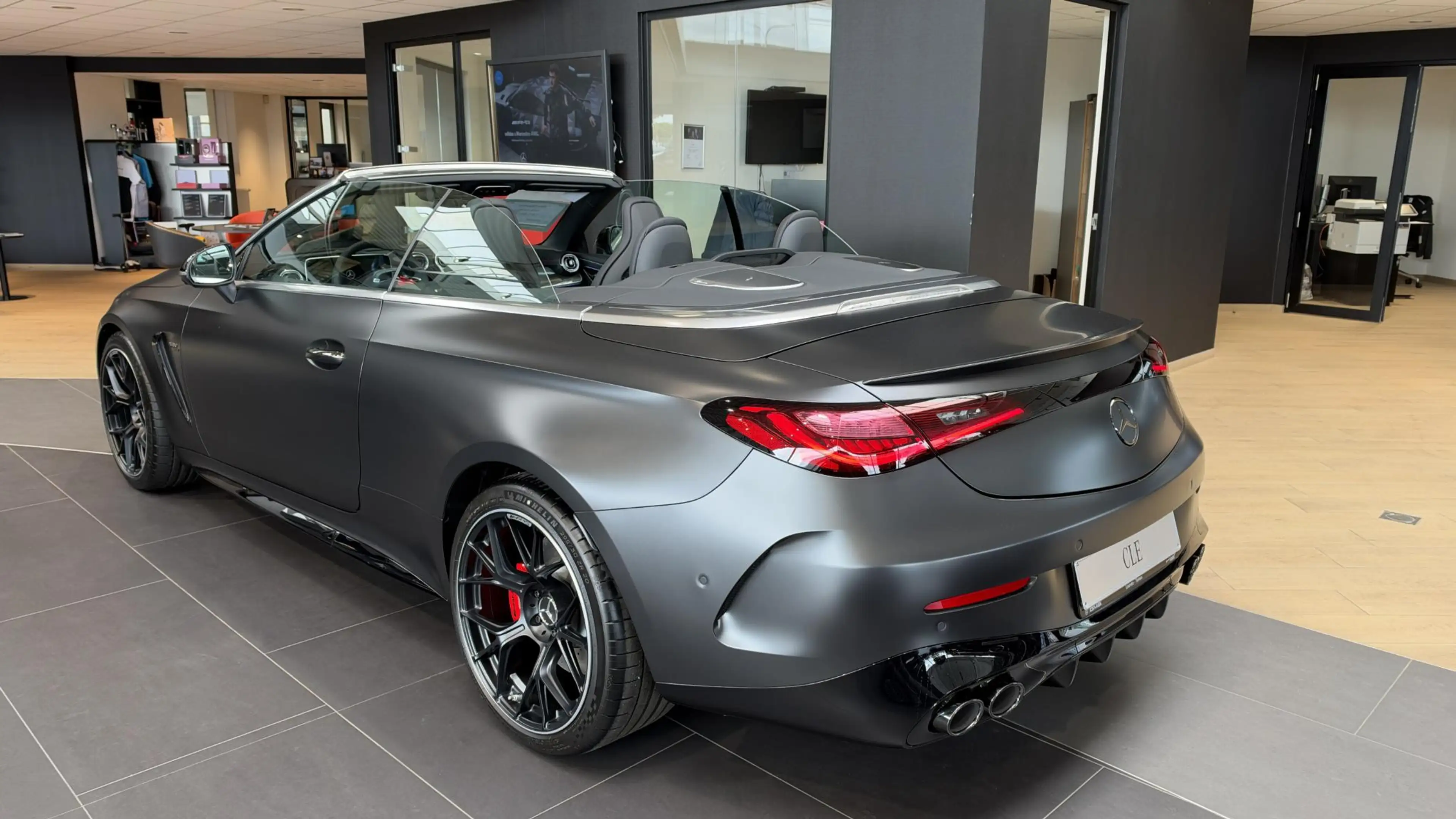 Mercedes-Benz CLE 53 AMG 4MATIC+ Cabriolet — photo 3