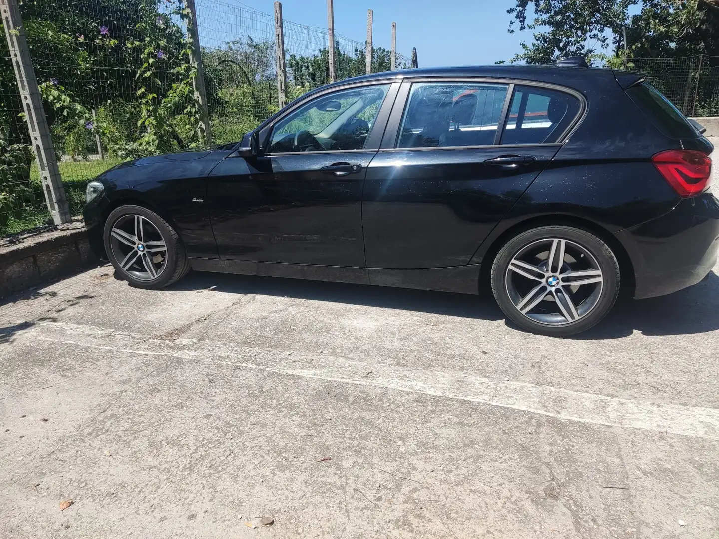 BMW 118 118d 5p Sport auto Noir - 1