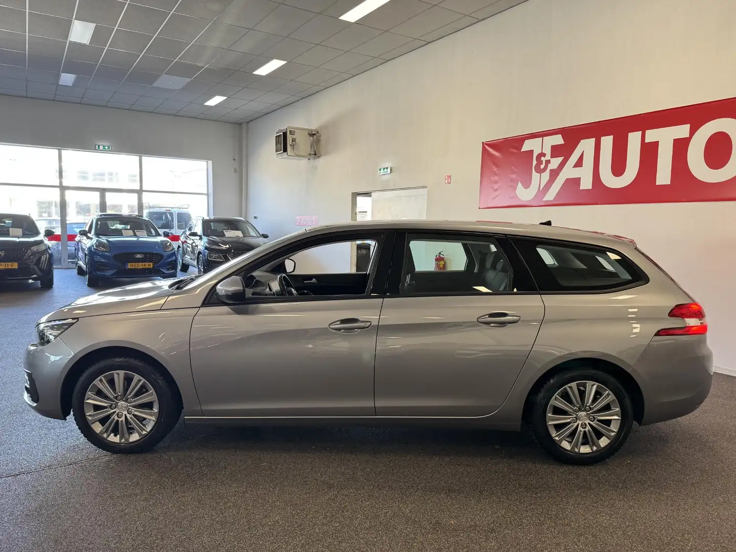 Peugeot 308 SW 1.2 PureTech NAVIGATIE/CAMERA, ECC AIRCO, CRUIS Grijs - 2
