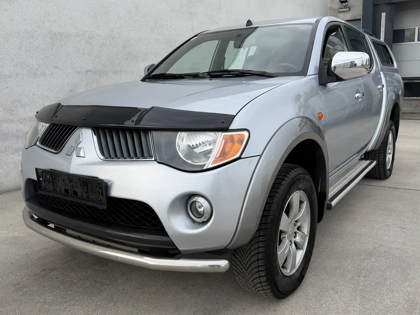 Mitsubishi L200 L200 Pick Up 4x4 Autm. Intense Double Cab Silber - 2
