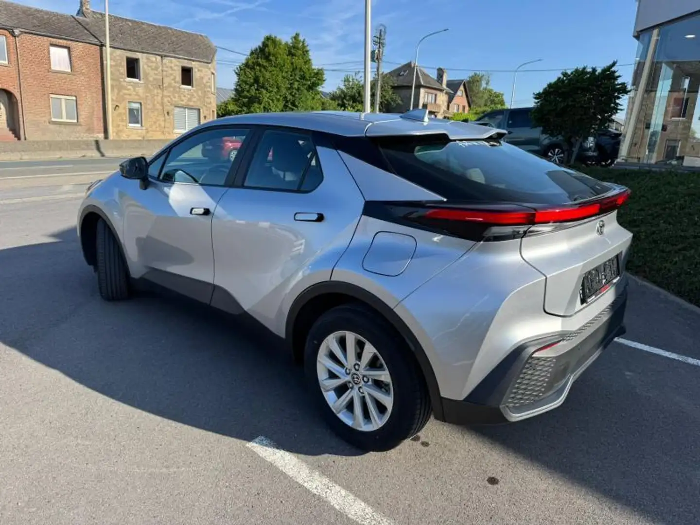 Toyota C-HR EX DEMO 1.8L Hybrid CVT Dynami Grau - 2