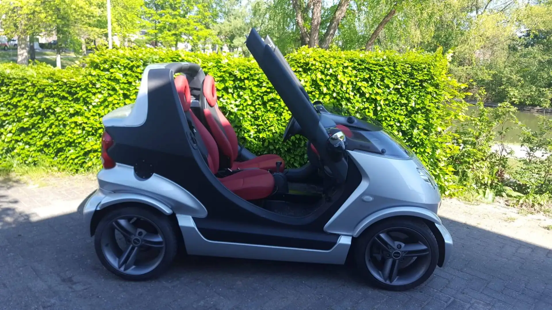 smart crossblade Unieke cabrio, collectors item, er zijn er destijds maar eenmalig 2000 gemaakt en dit is nummer 0824 Silber - 2