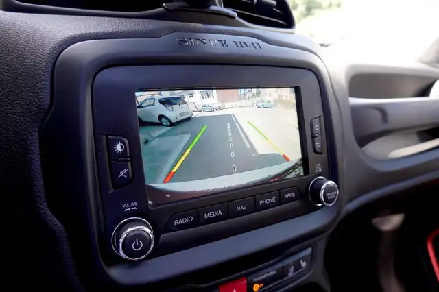 Jeep Renegade view 14