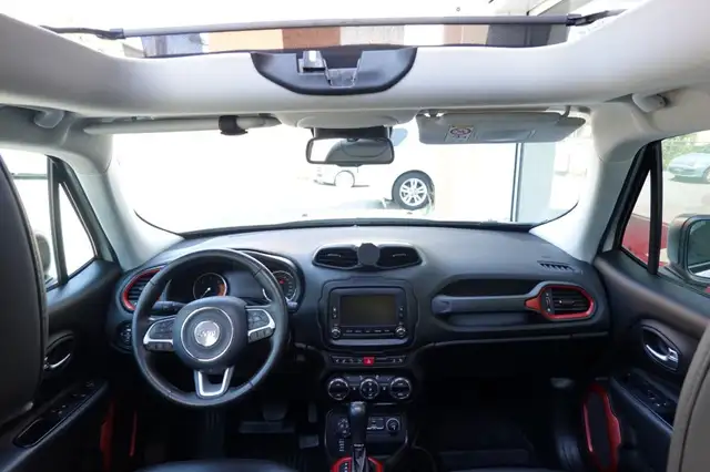 Jeep Renegade view 7