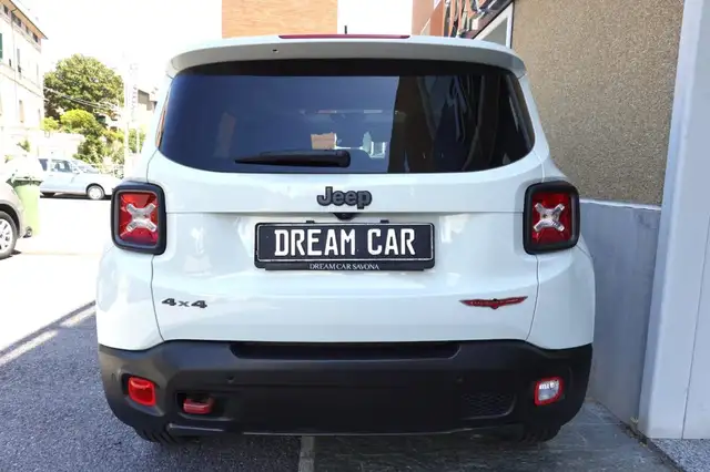 Jeep Renegade view 4