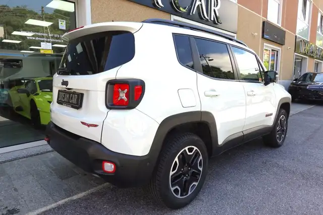 Jeep Renegade view 5