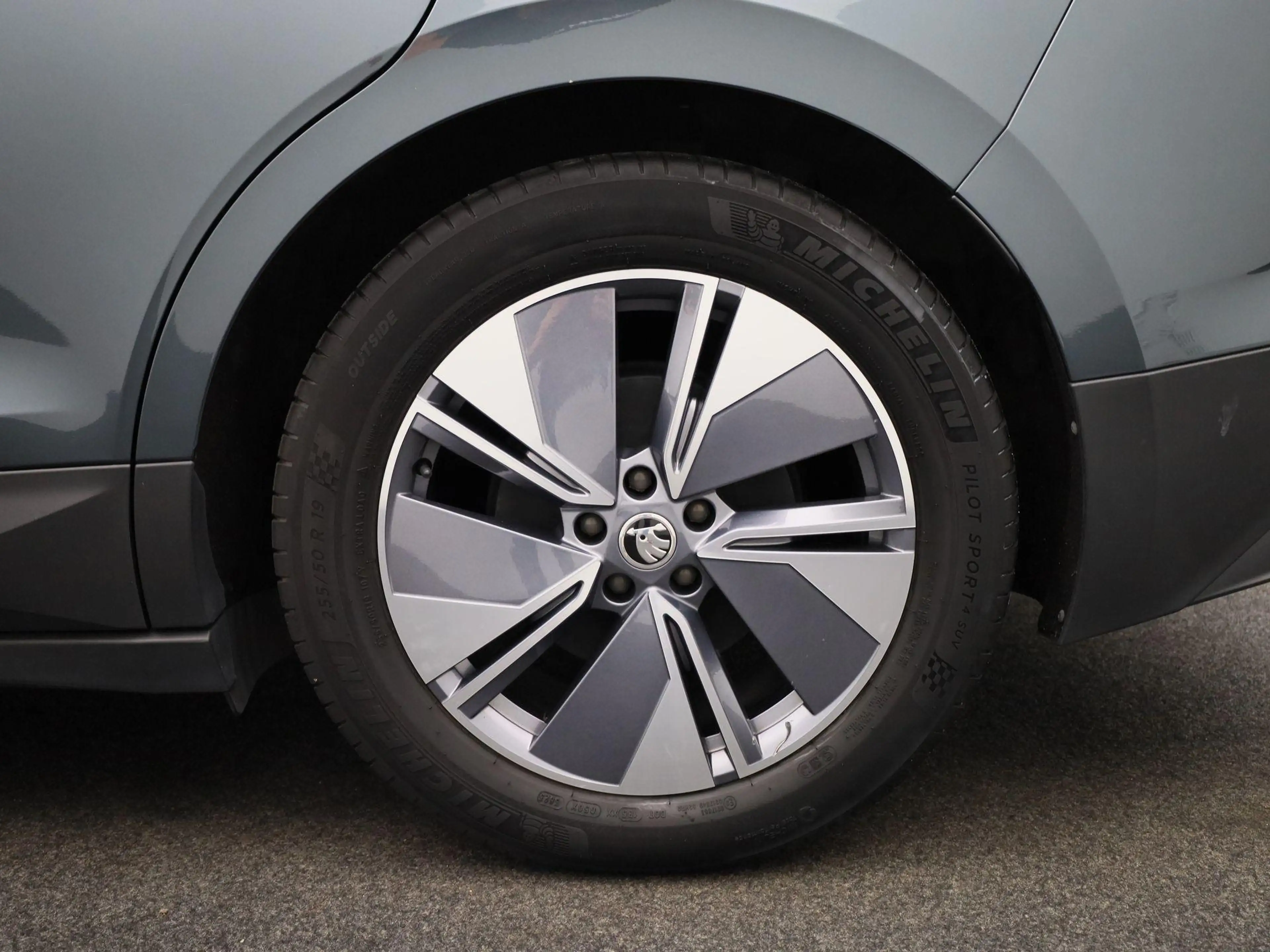 Skoda Enyaq iV 80 — photo 13