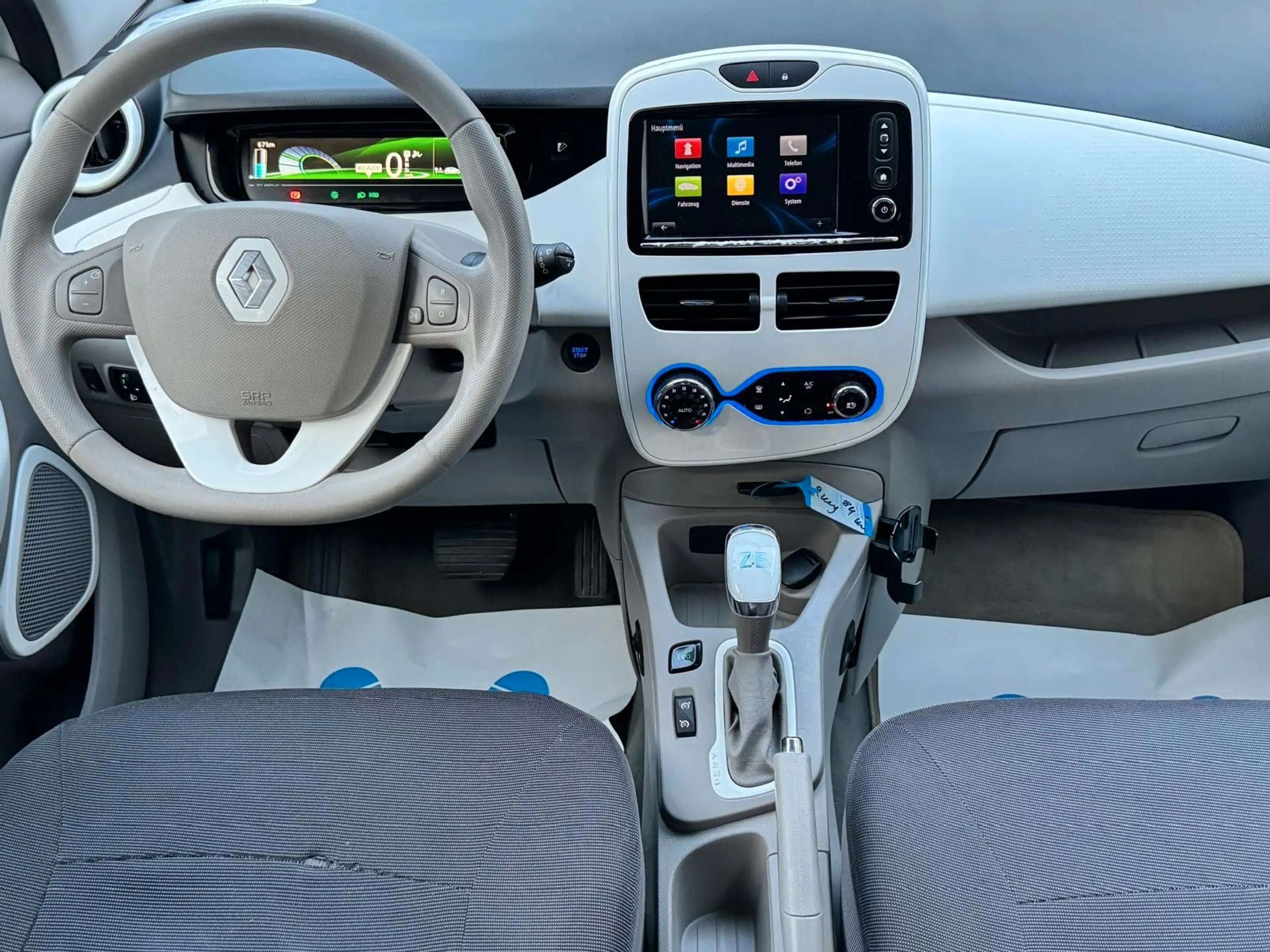 Renault ZOE Zoe Life — photo 14