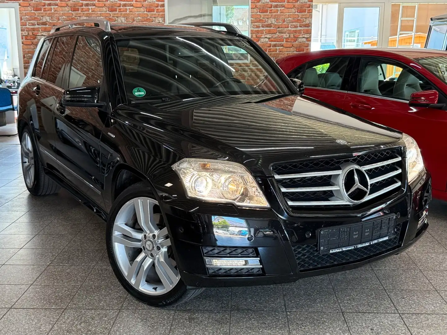 Mercedes-Benz GLK 220 CDI-4Matic-Leder-Navi-Xenon-Pano-AHK-20" Noir - 1