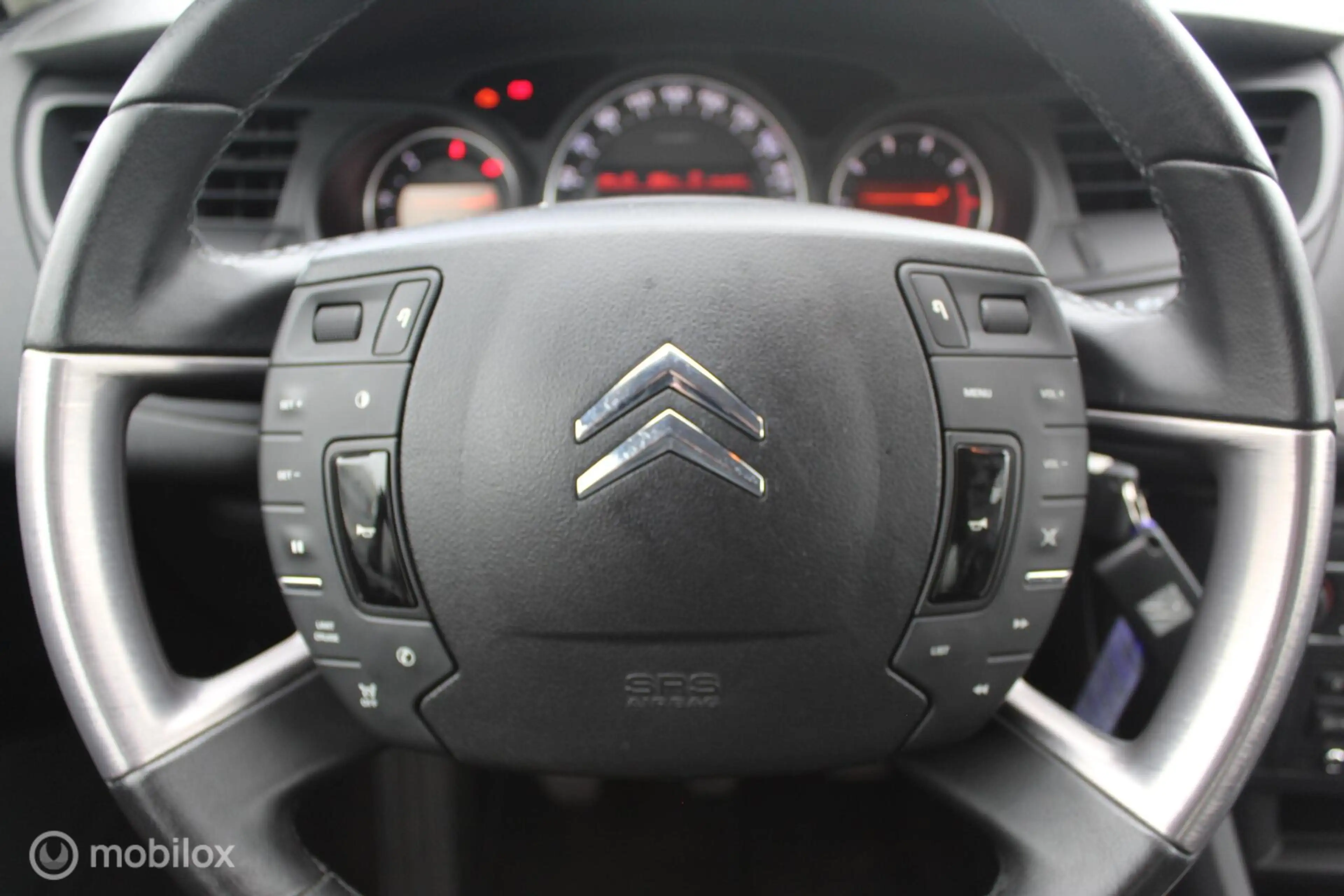 Citroen C5 1.6 THP Exclusive — photo 14