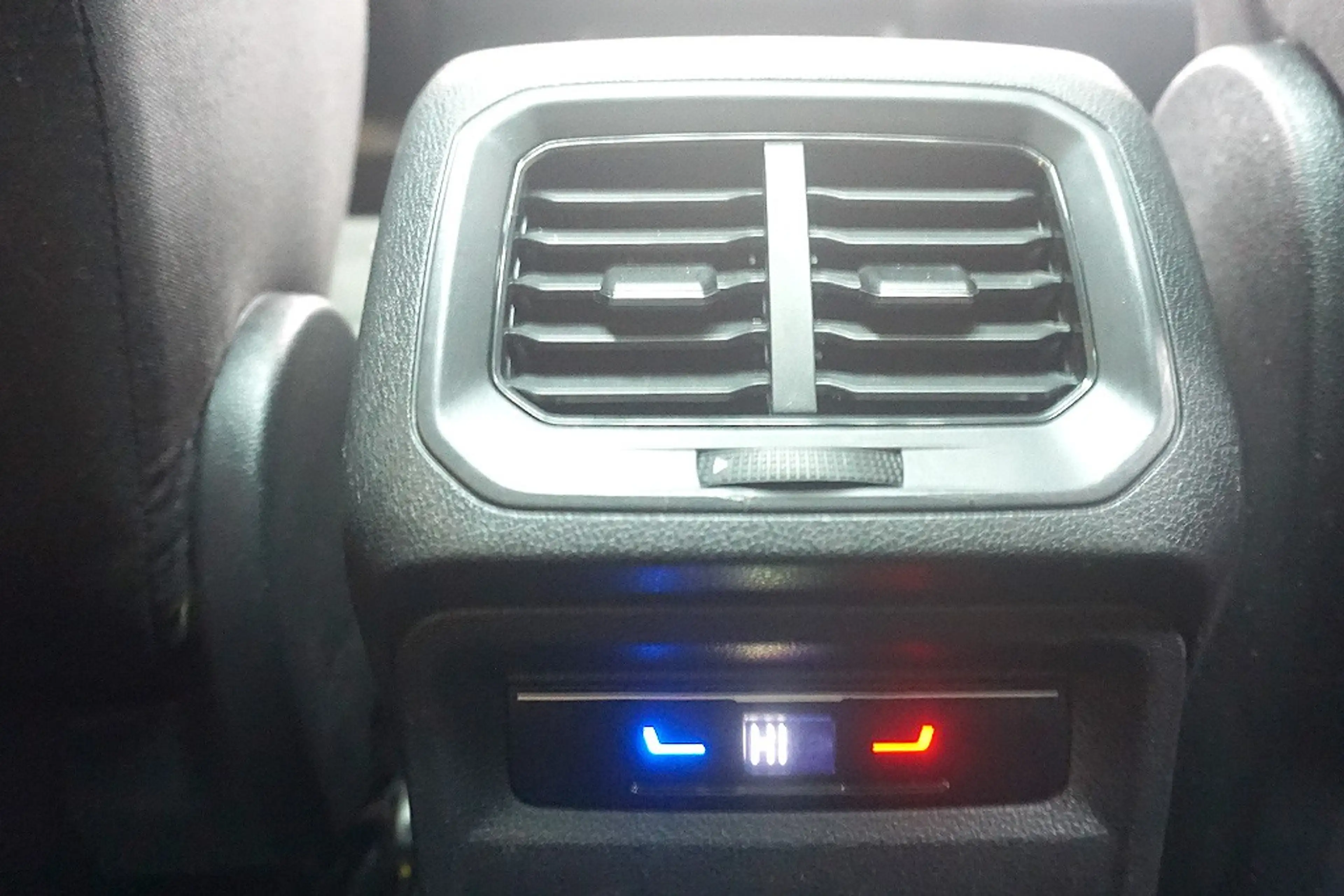 Volkswagen Tiguan Allspace 2.0TDI DSG Elegance 4M Navi Pano — photo 13