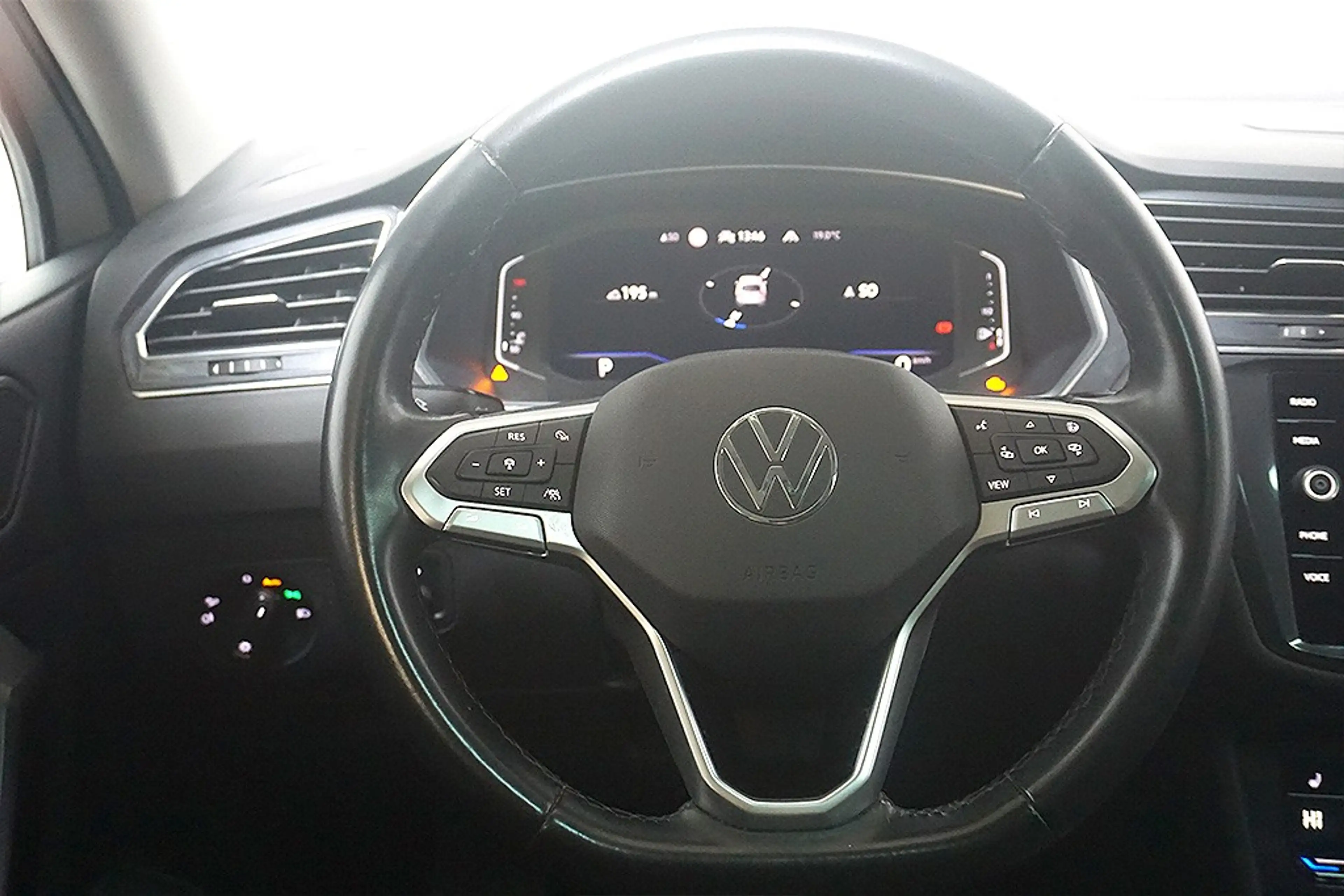 Volkswagen Tiguan Allspace 2.0TDI DSG Elegance 4M Navi Pano — photo 11