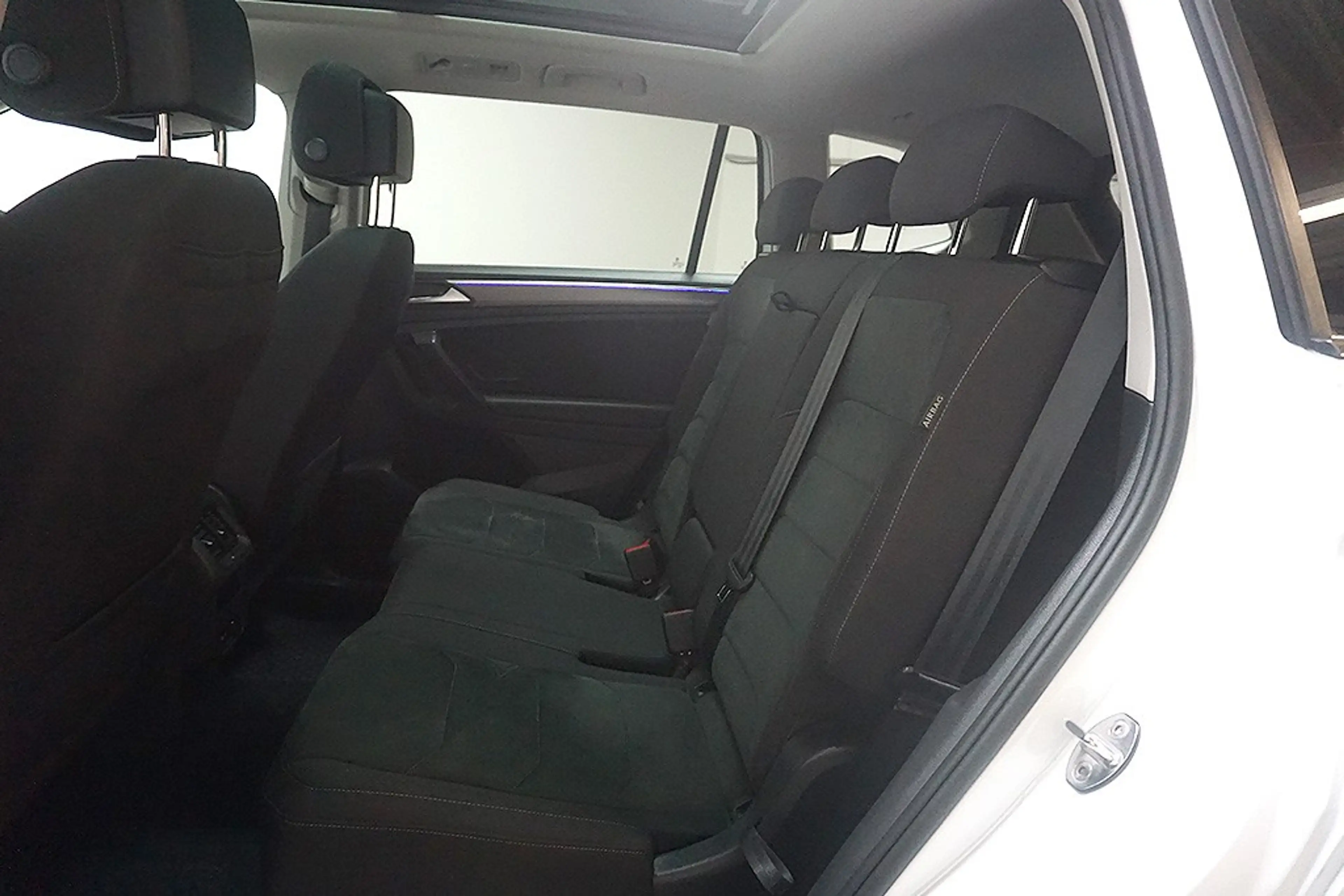 Volkswagen Tiguan Allspace 2.0TDI DSG Elegance 4M Navi Pano — photo 14