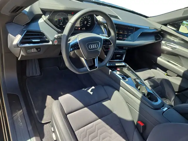 Audi E-Tron GT view 4