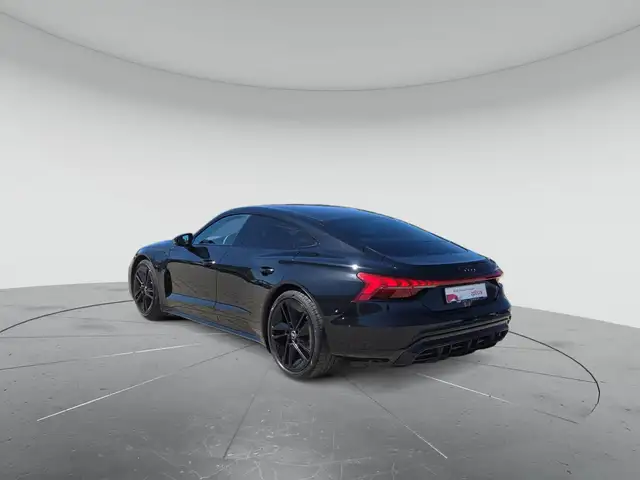 Audi E-Tron GT view 3