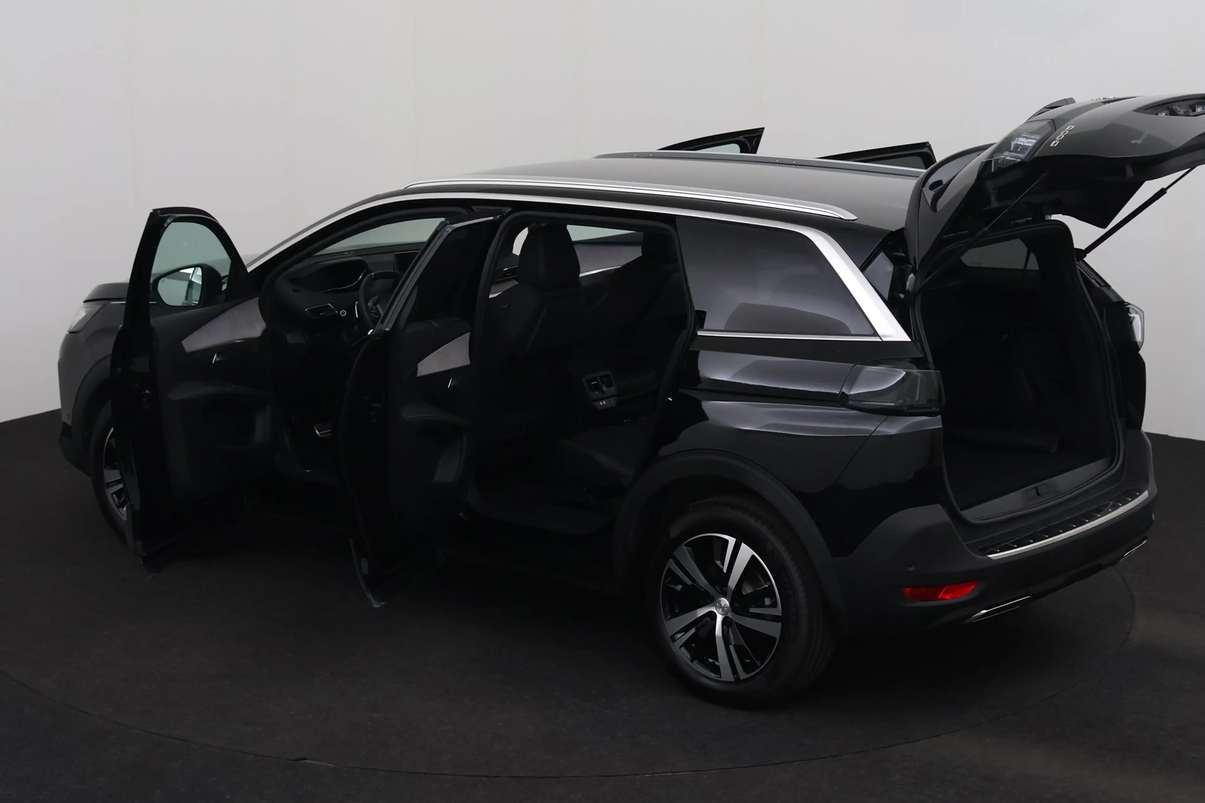 Peugeot 5008 1.2i EAT8 GT-LINE + A/T + 7PL. + GPS + CARPLAY + C — photo 8