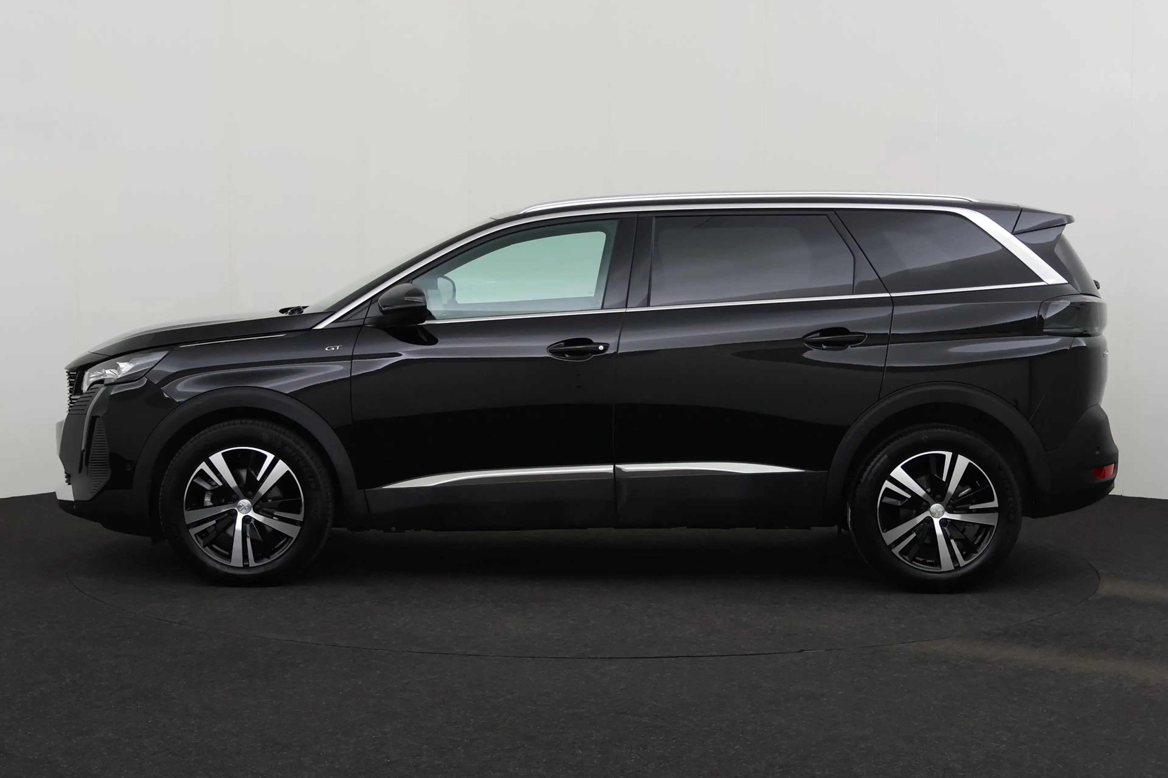 Peugeot 5008 1.2i EAT8 GT-LINE + A/T + 7PL. + GPS + CARPLAY + C — photo 2