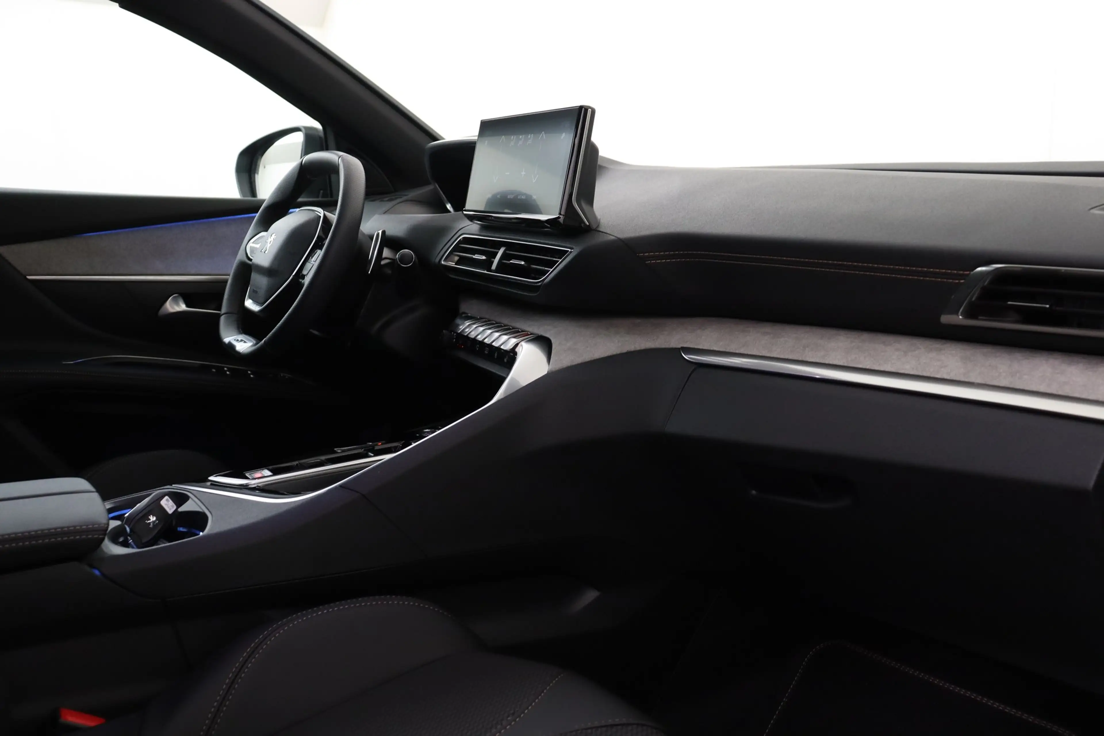Peugeot 5008 1.2i EAT8 GT-LINE + A/T + 7PL. + GPS + CARPLAY + C — photo 11